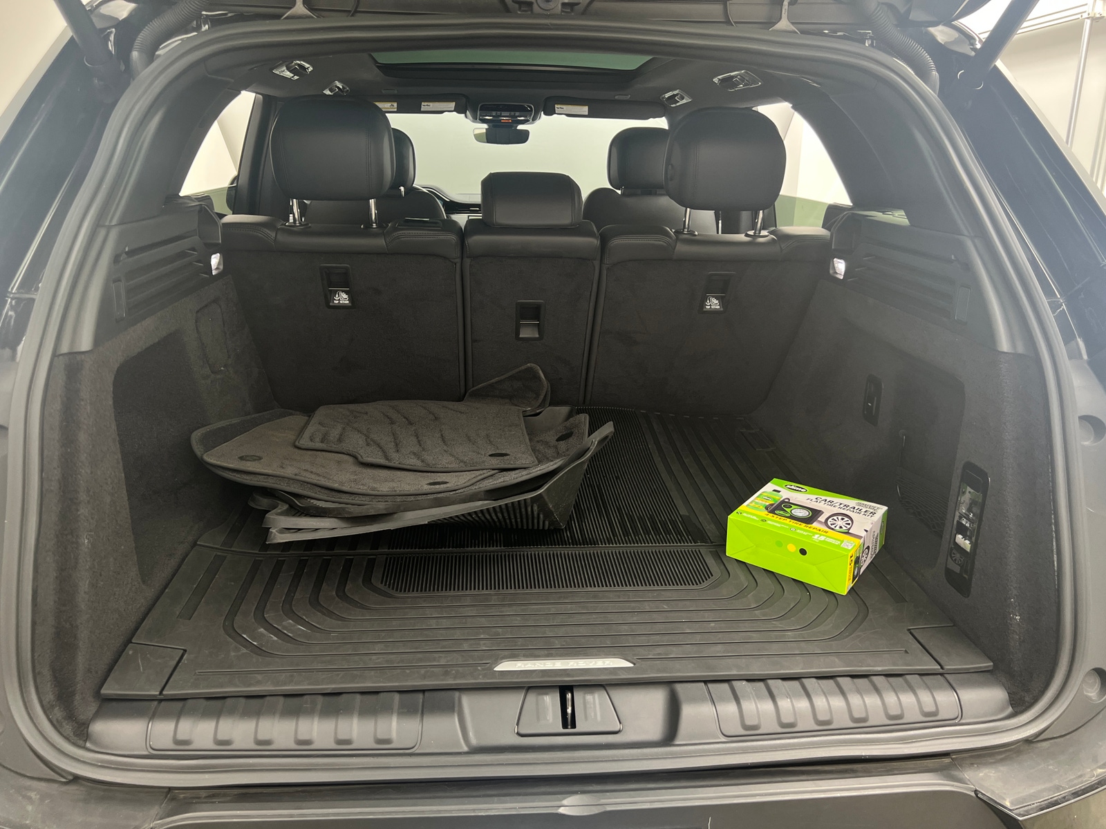 Thumbnail: 2024 Land Rover Range Rover Sport - 6
