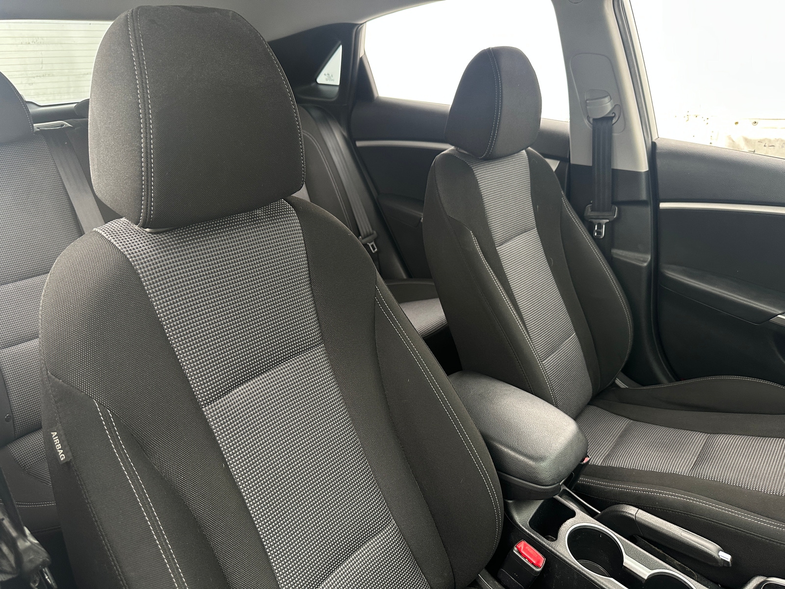 Thumbnail: 2016 Hyundai Elantra - 2
