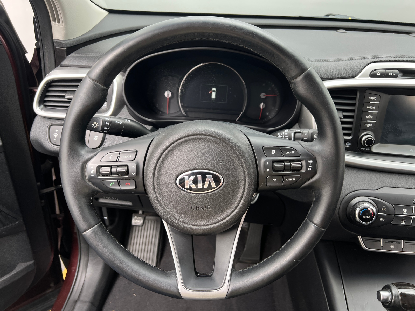 Thumbnail: 2017 Kia Sorento - 5