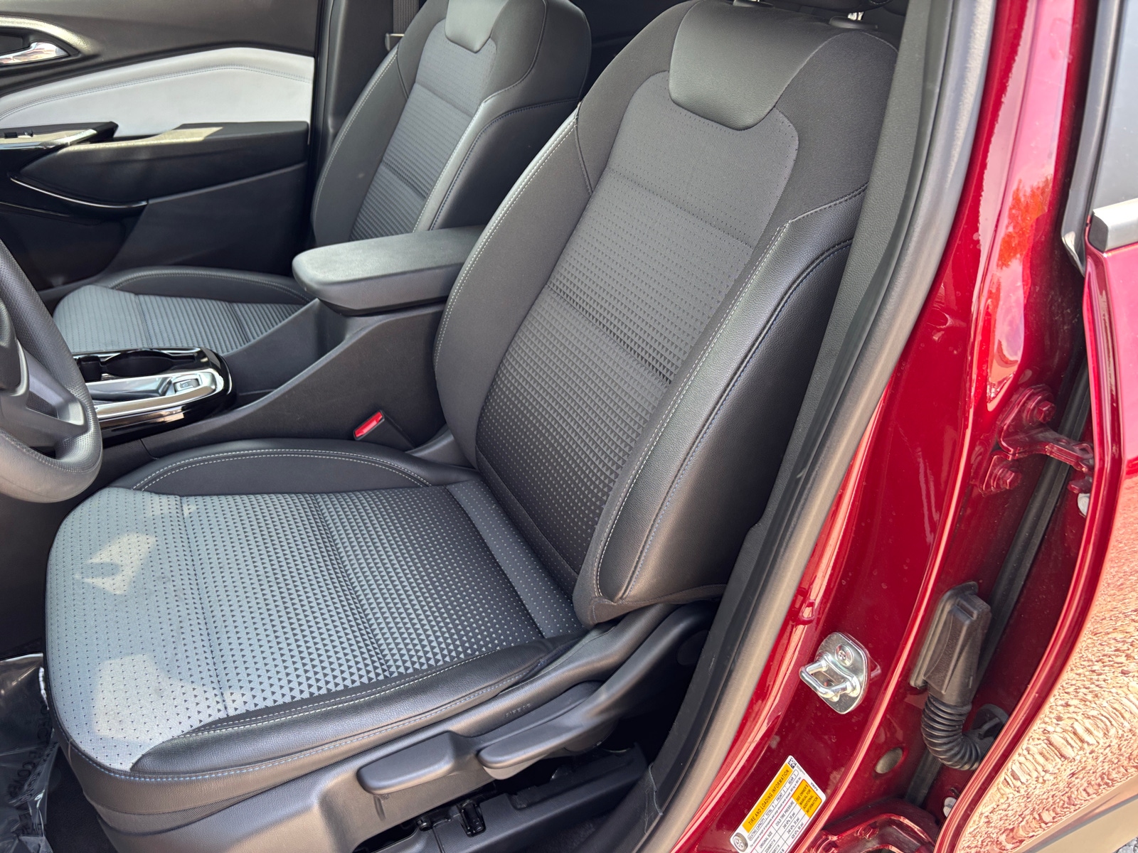 Thumbnail: 2025 Chevrolet Trax - 2