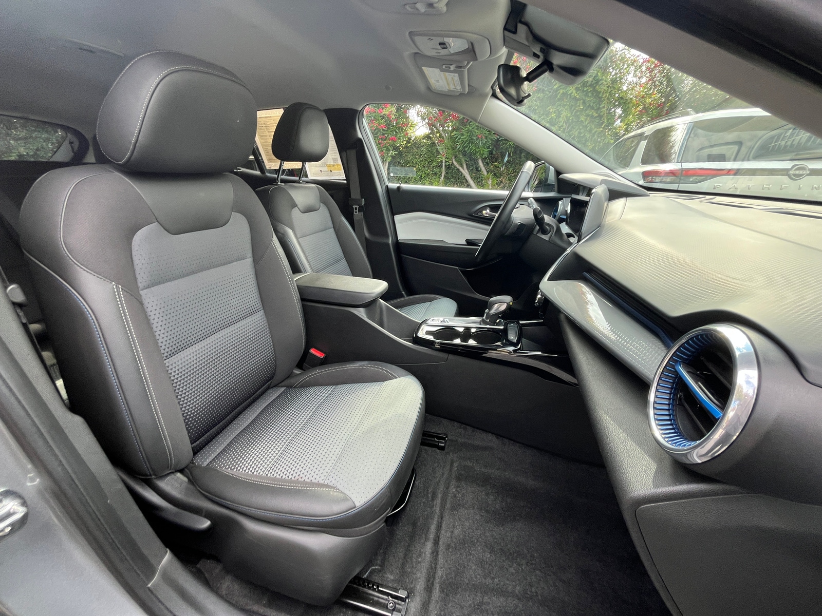 Thumbnail: 2025 Chevrolet Trax - 2