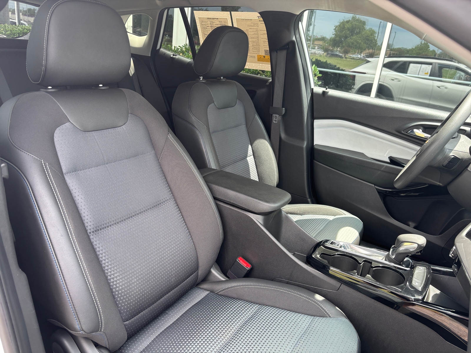 Thumbnail: 2025 Chevrolet Trax - 2
