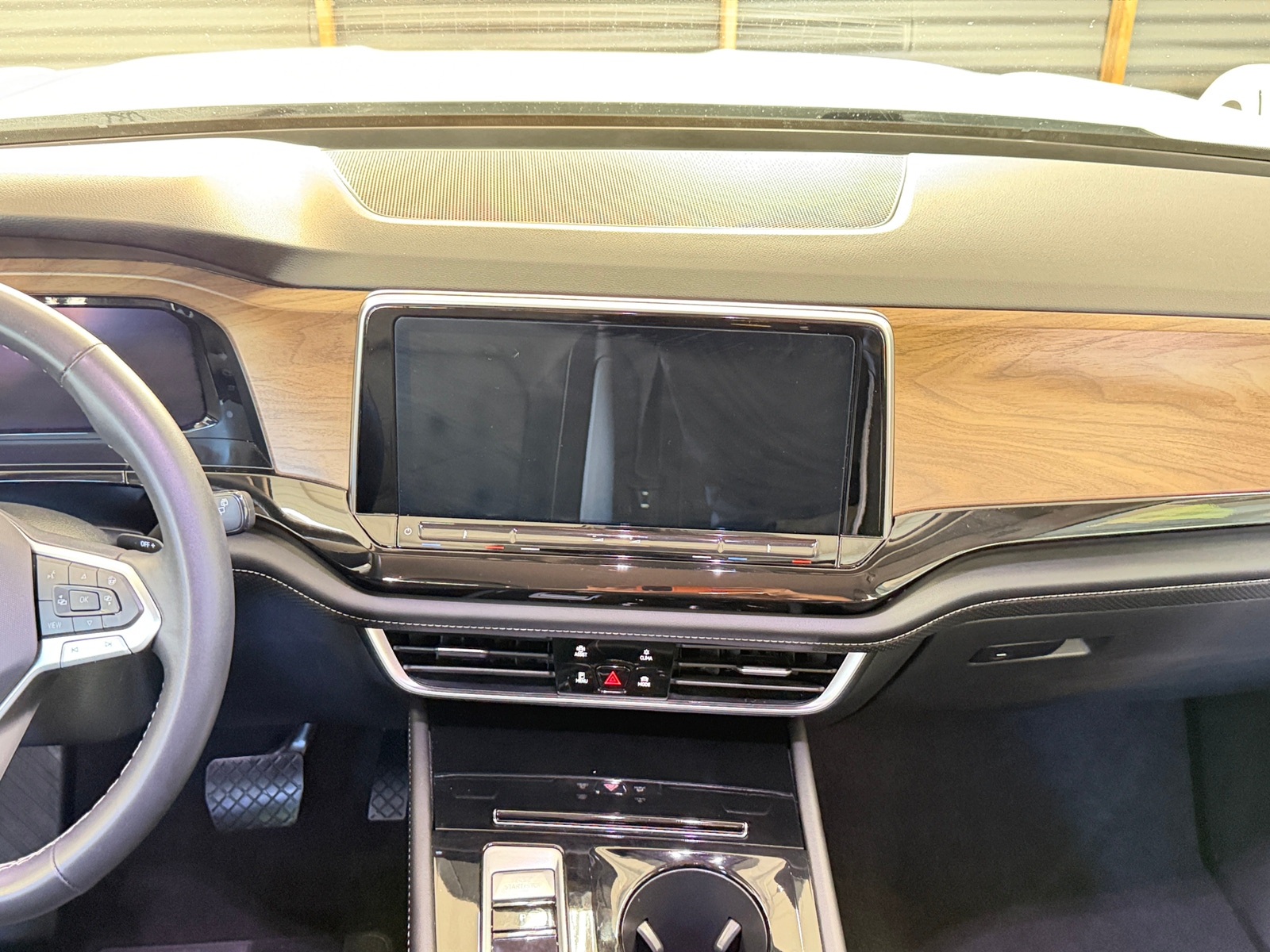 Thumbnail: 2025 Volkswagen Atlas - 4