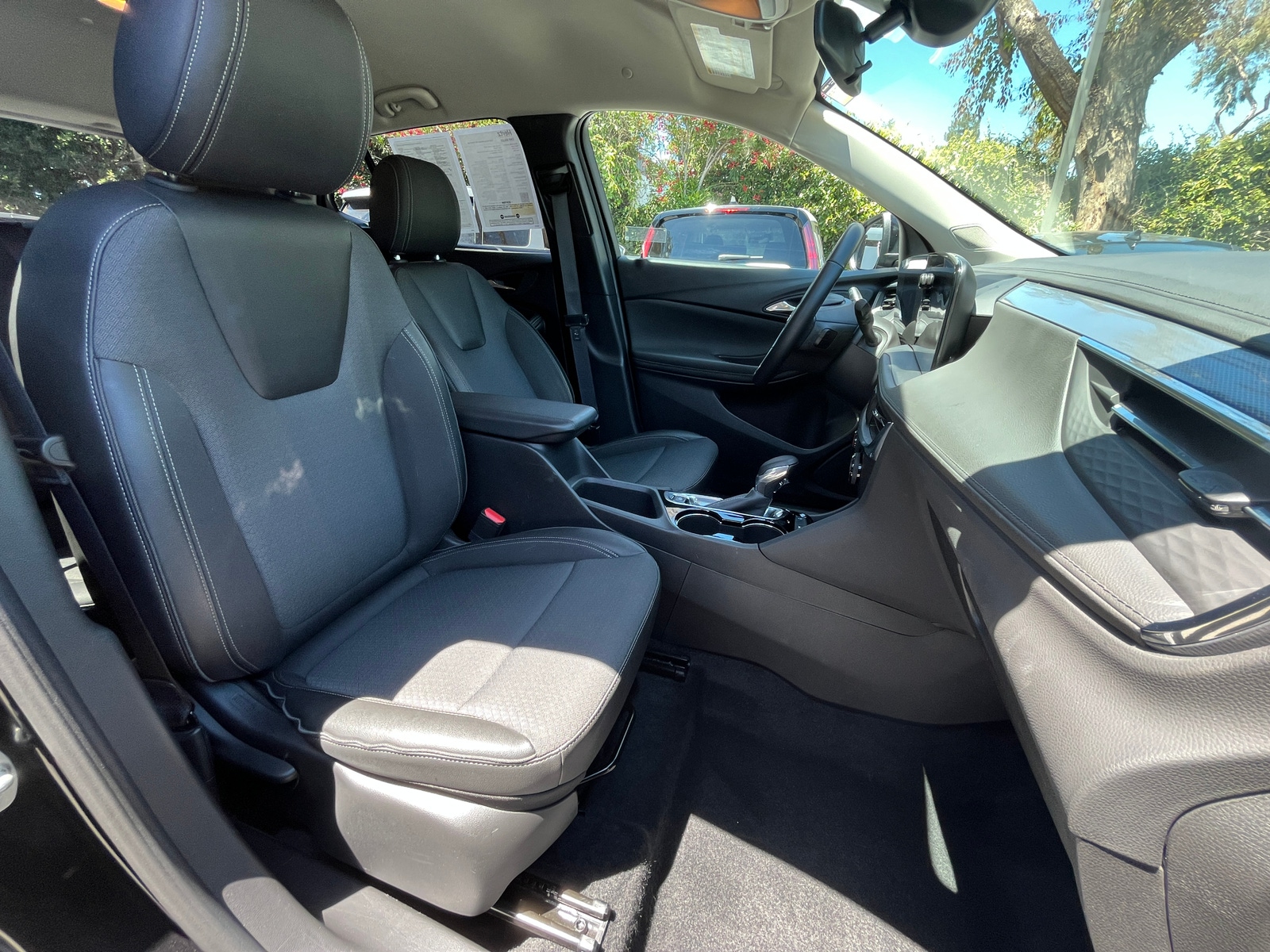 Thumbnail: 2025 Buick Encore GX - 2