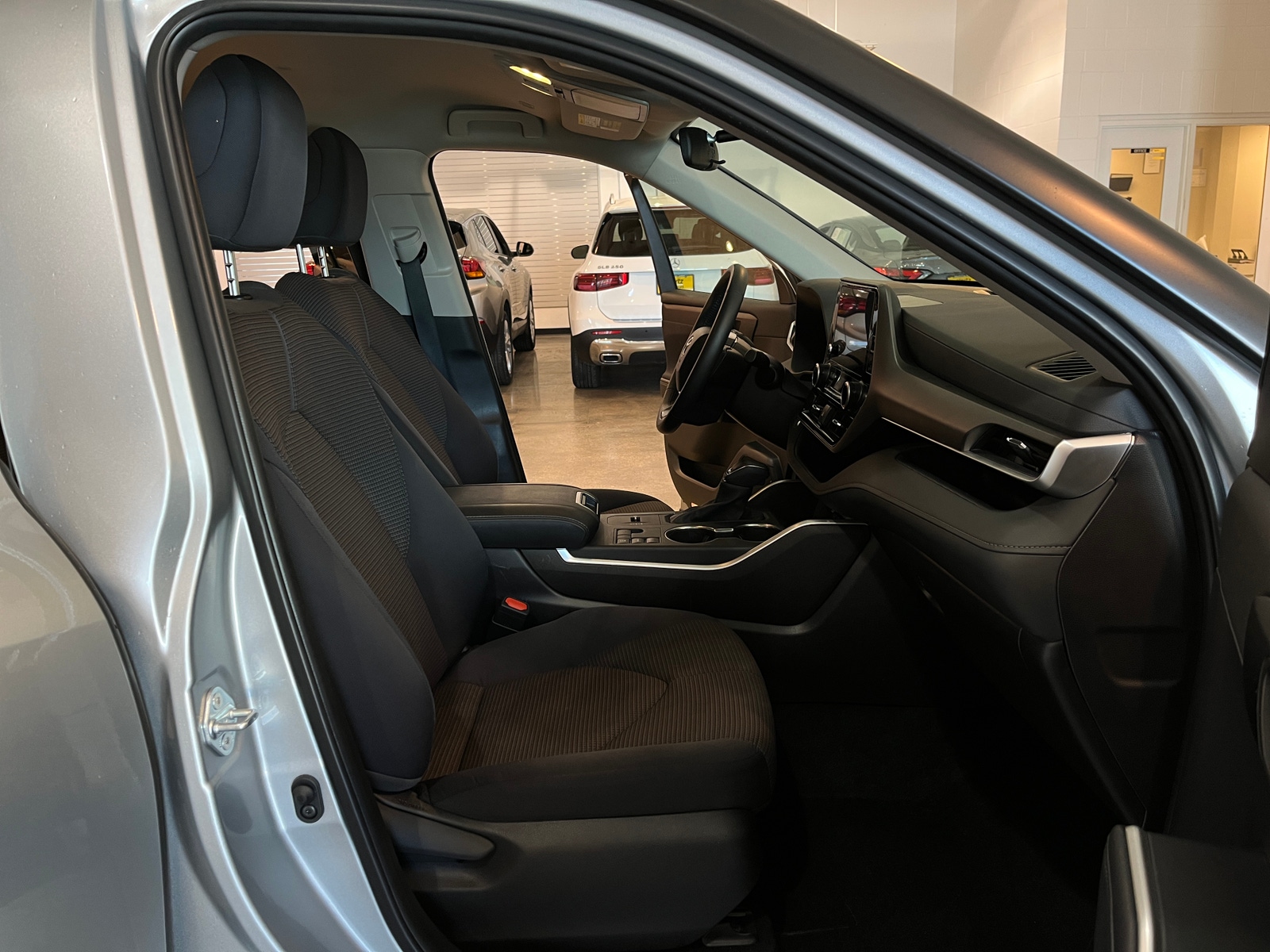 Thumbnail: 2025 Toyota Highlander - 2