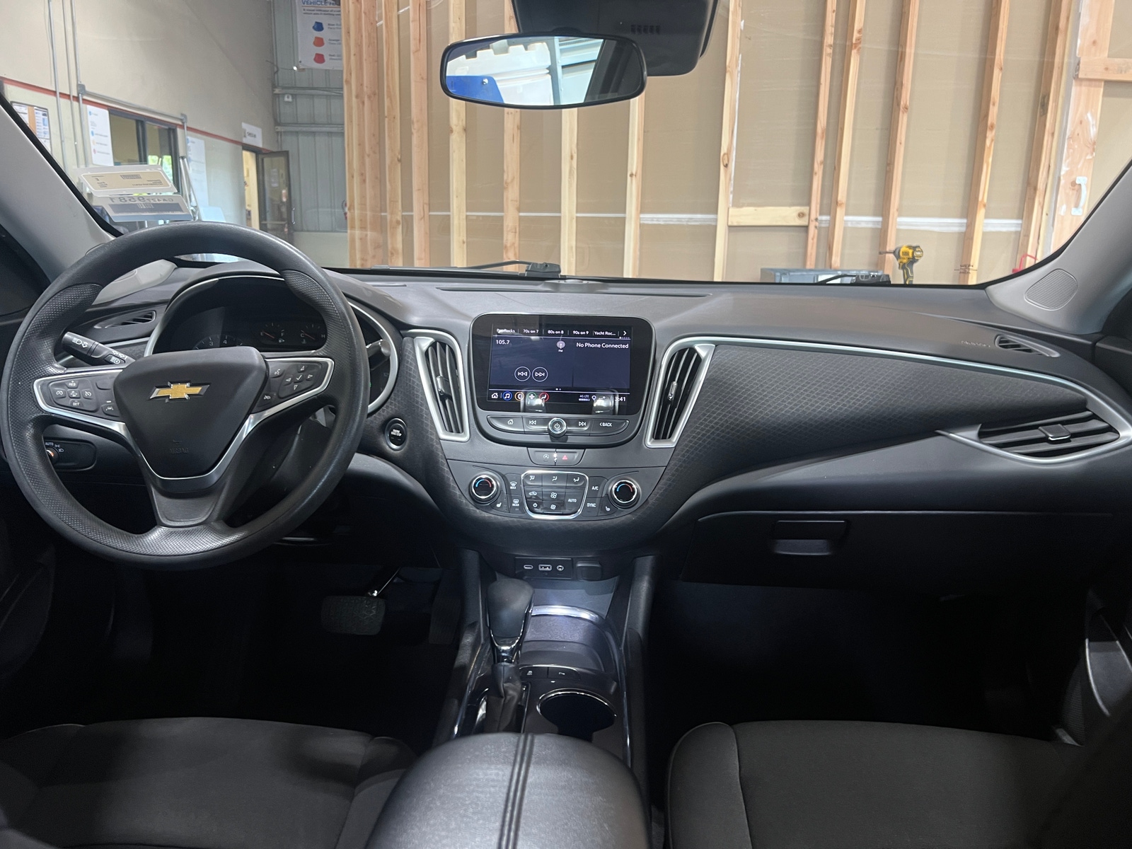 Thumbnail: 2023 Chevrolet Malibu - 3