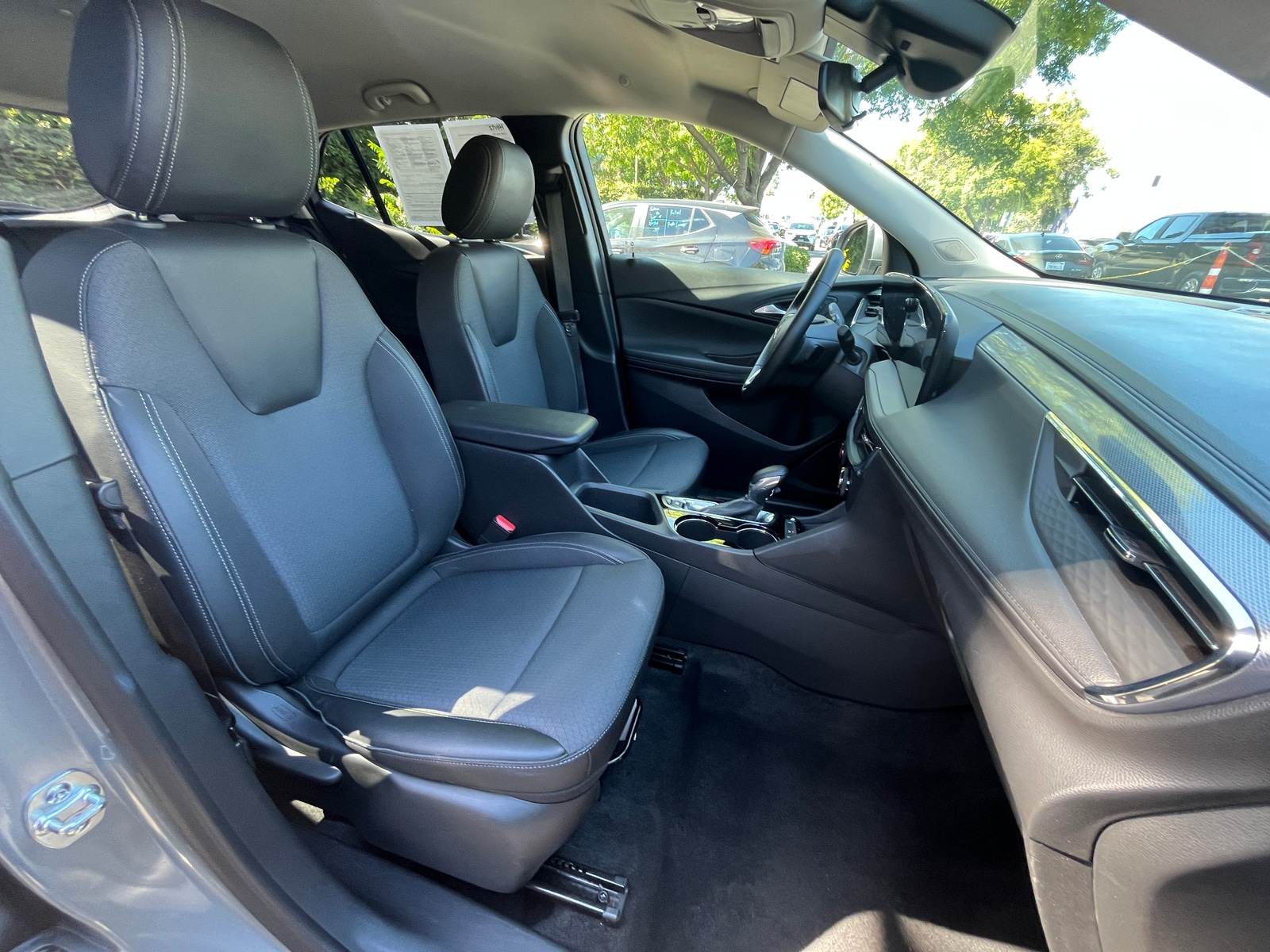 Thumbnail: 2025 Buick Encore GX - 2