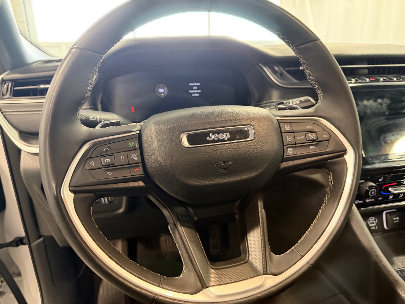 Thumbnail: 2024 Jeep Grand Cherokee - 5