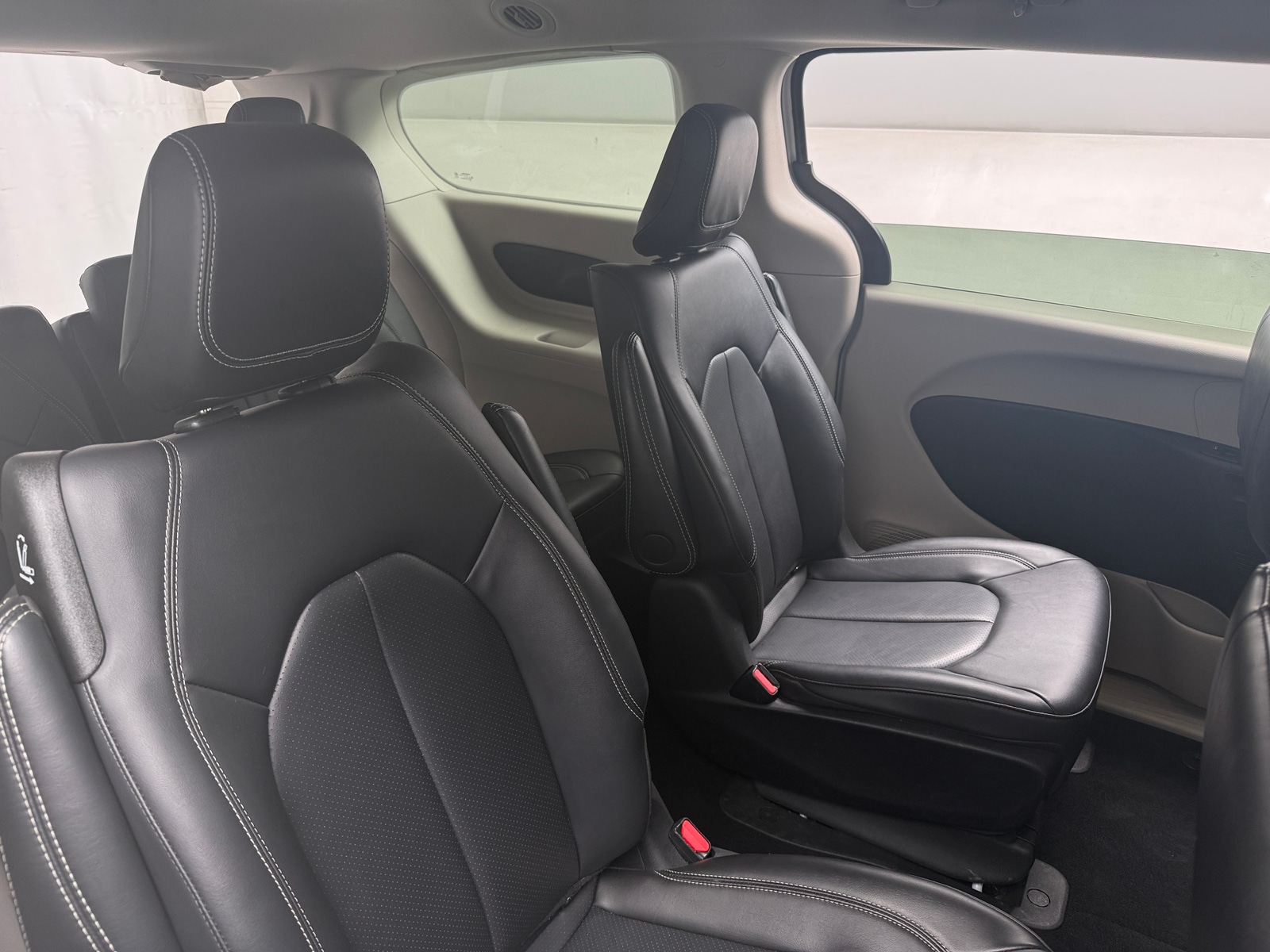 Thumbnail: 2024 Chrysler Pacifica - 5