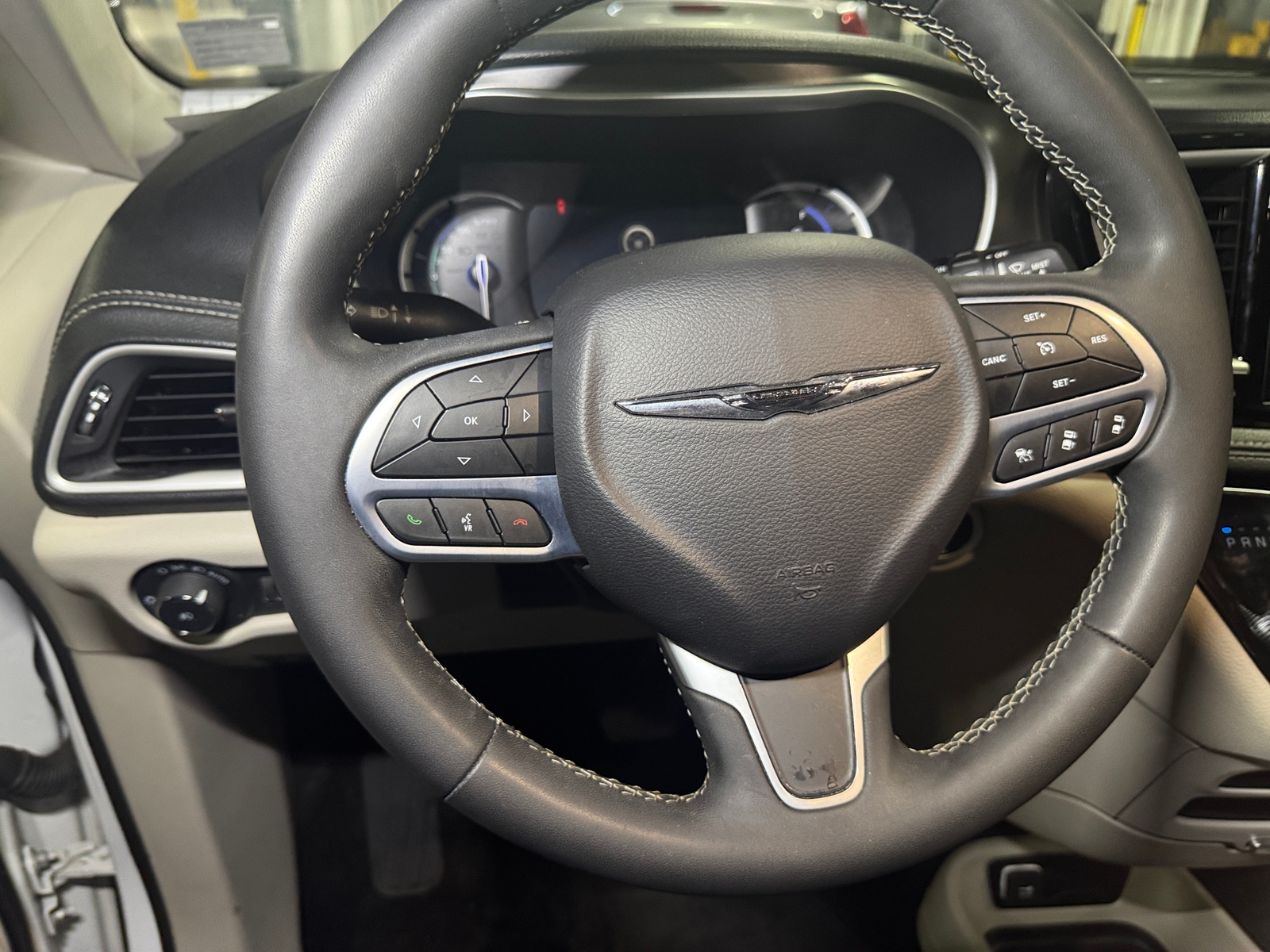 Thumbnail: 2024 Chrysler Pacifica - 4
