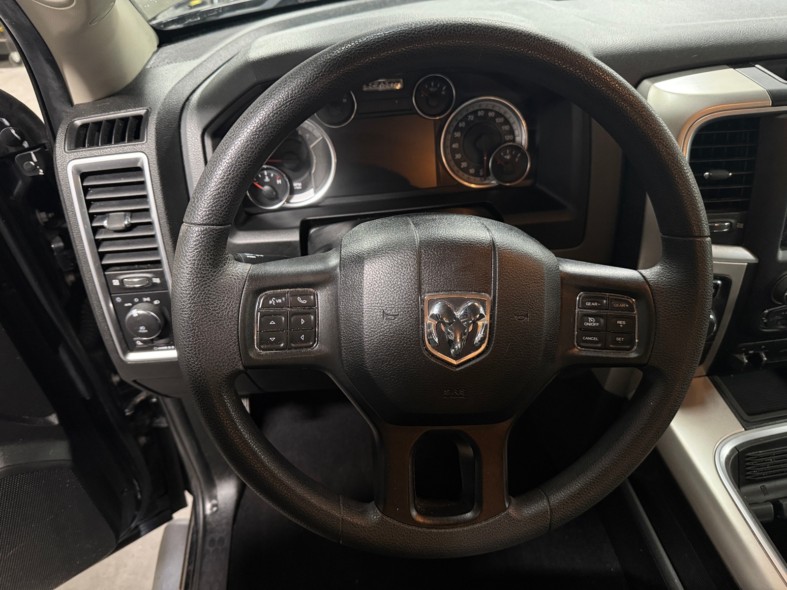 Thumbnail: 2020 RAM 1500 Classic - 5
