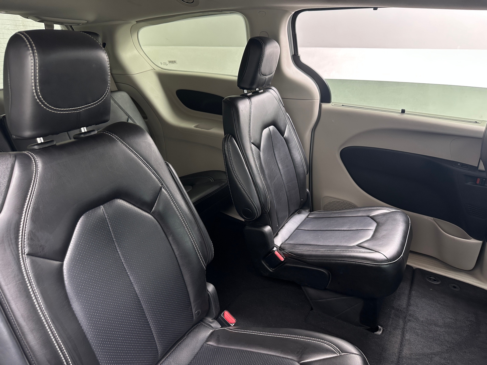 Thumbnail: 2023 Chrysler Pacifica - 5