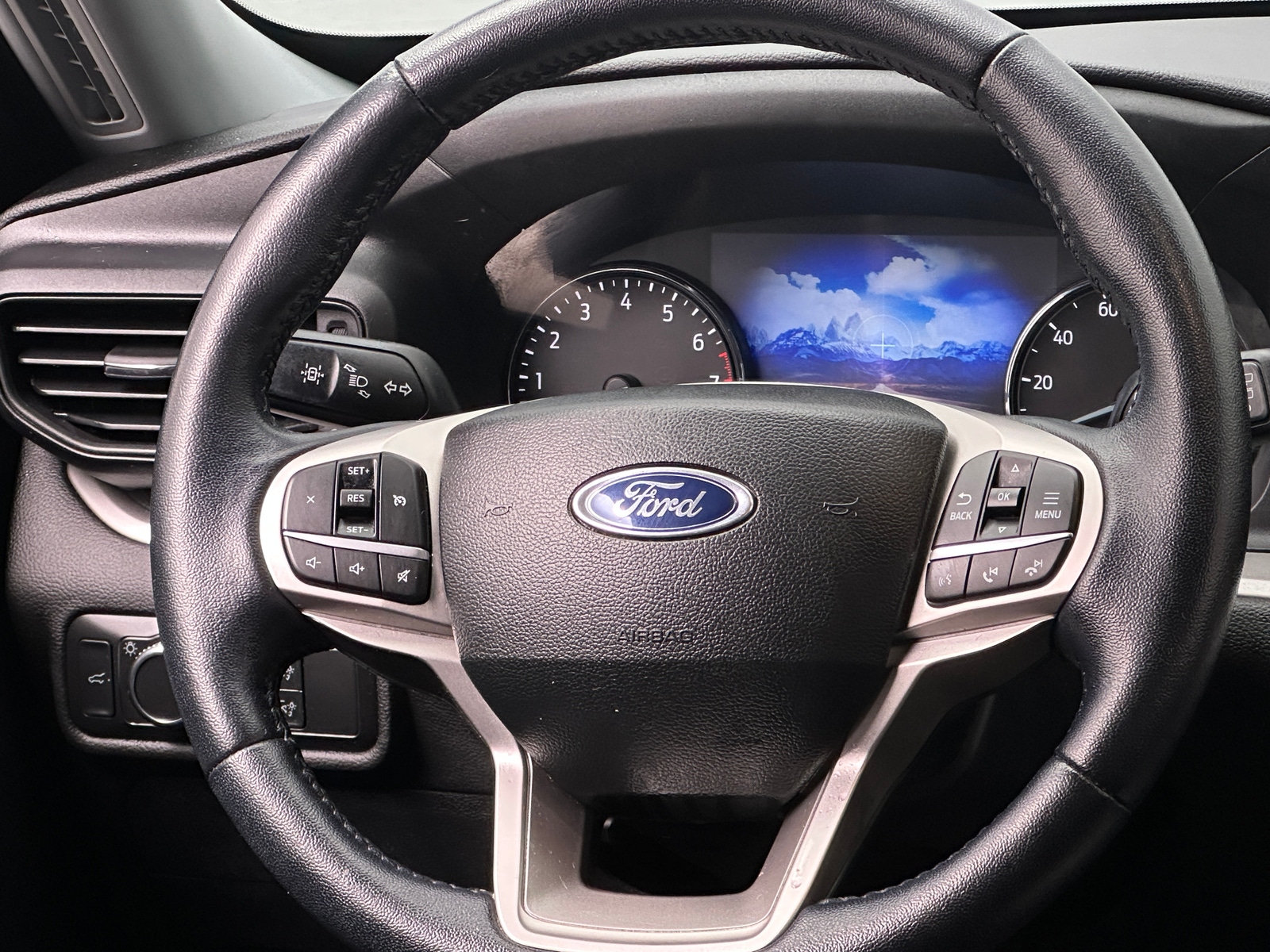 Thumbnail: 2022 Ford Explorer - 5