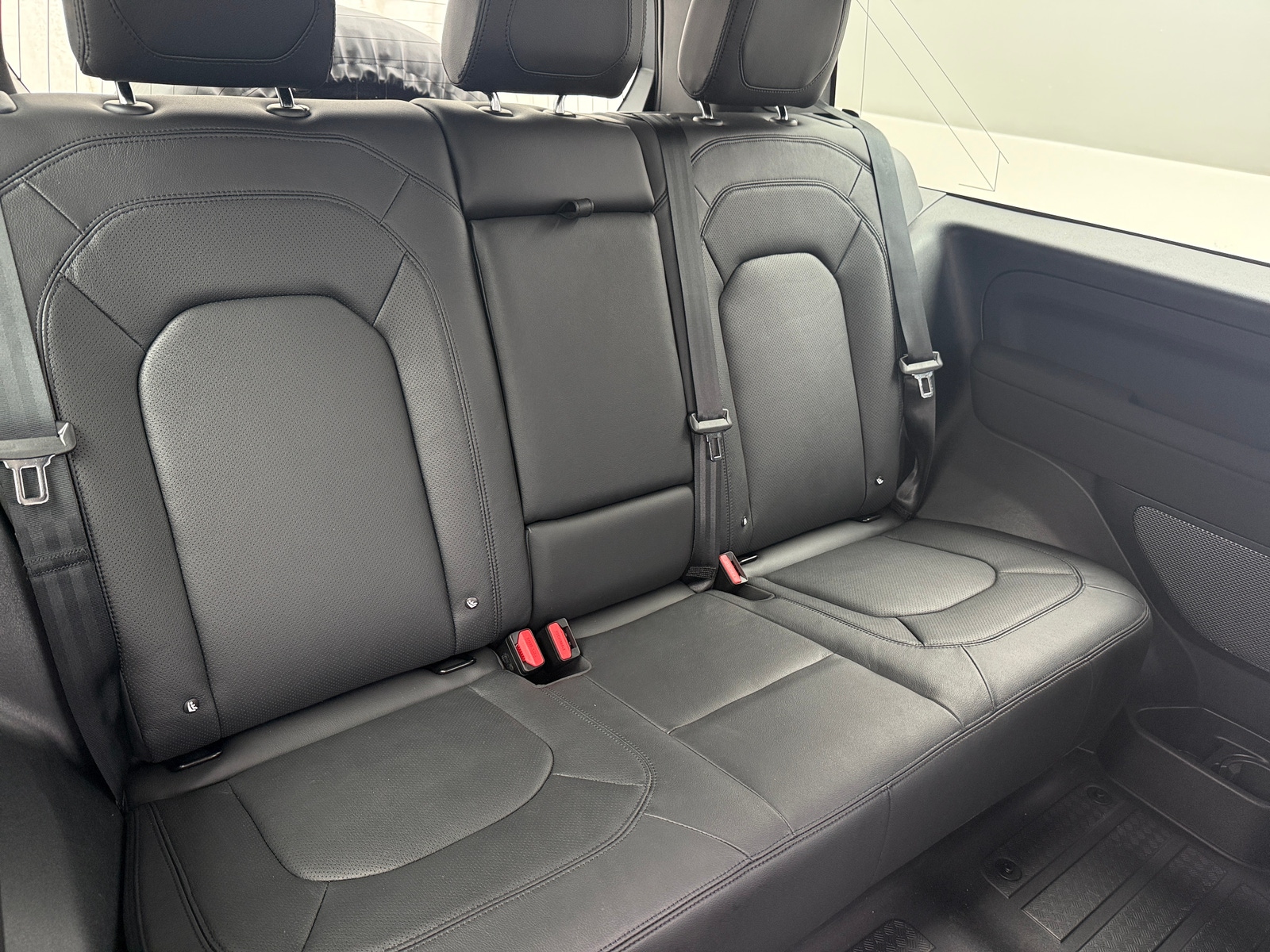 Thumbnail: 2023 Land Rover Defender - 5