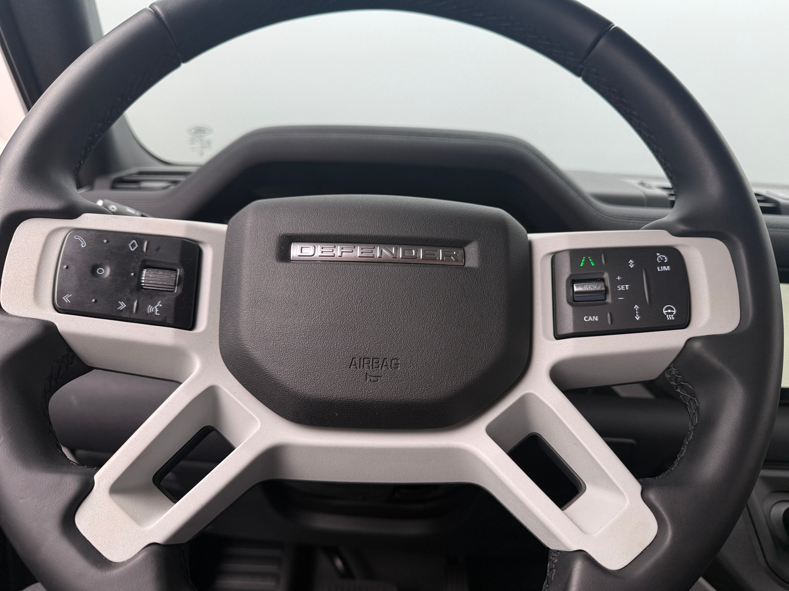 Thumbnail: 2023 Land Rover Defender - 4