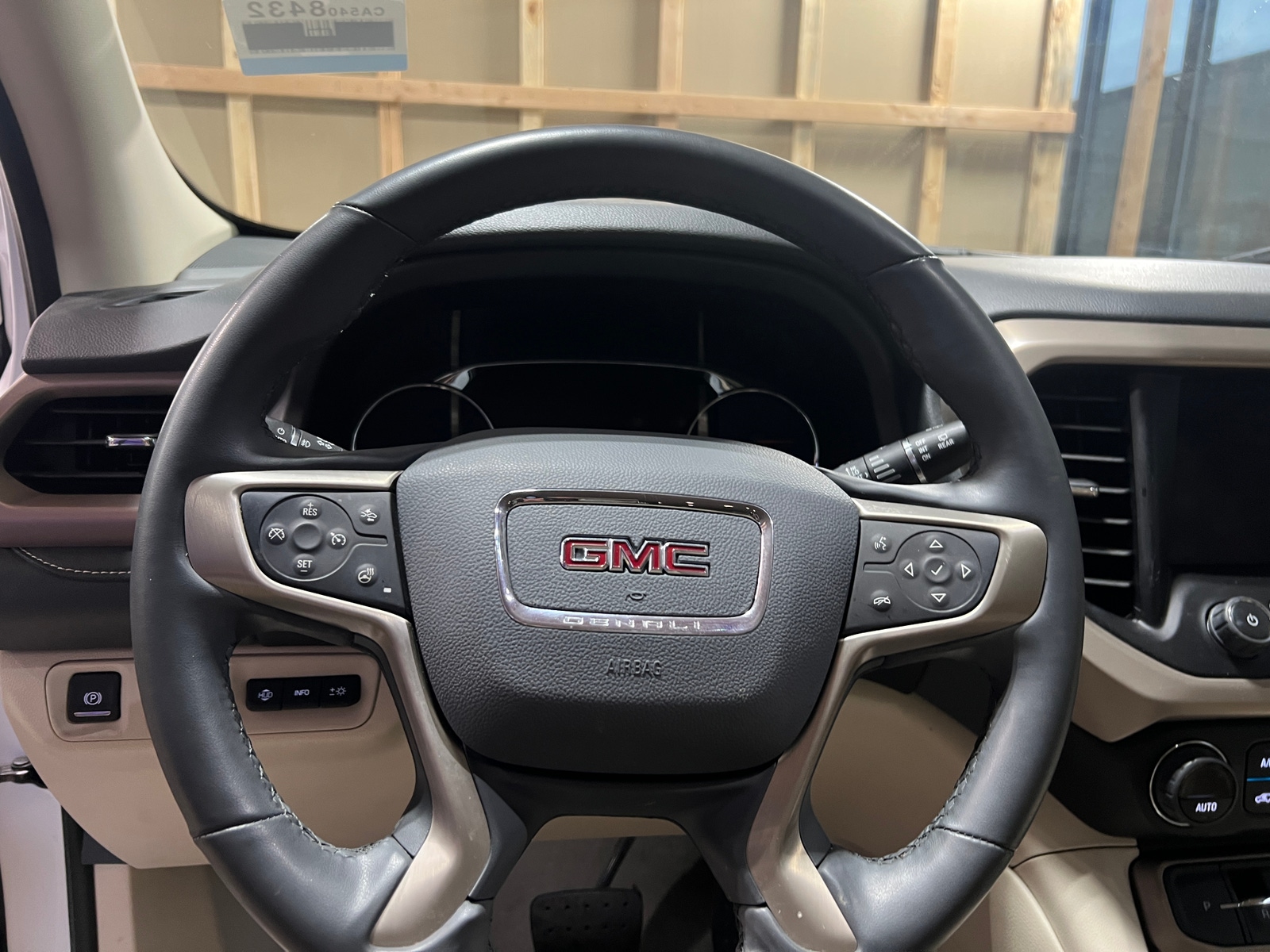 Thumbnail: 2023 GMC Acadia - 4