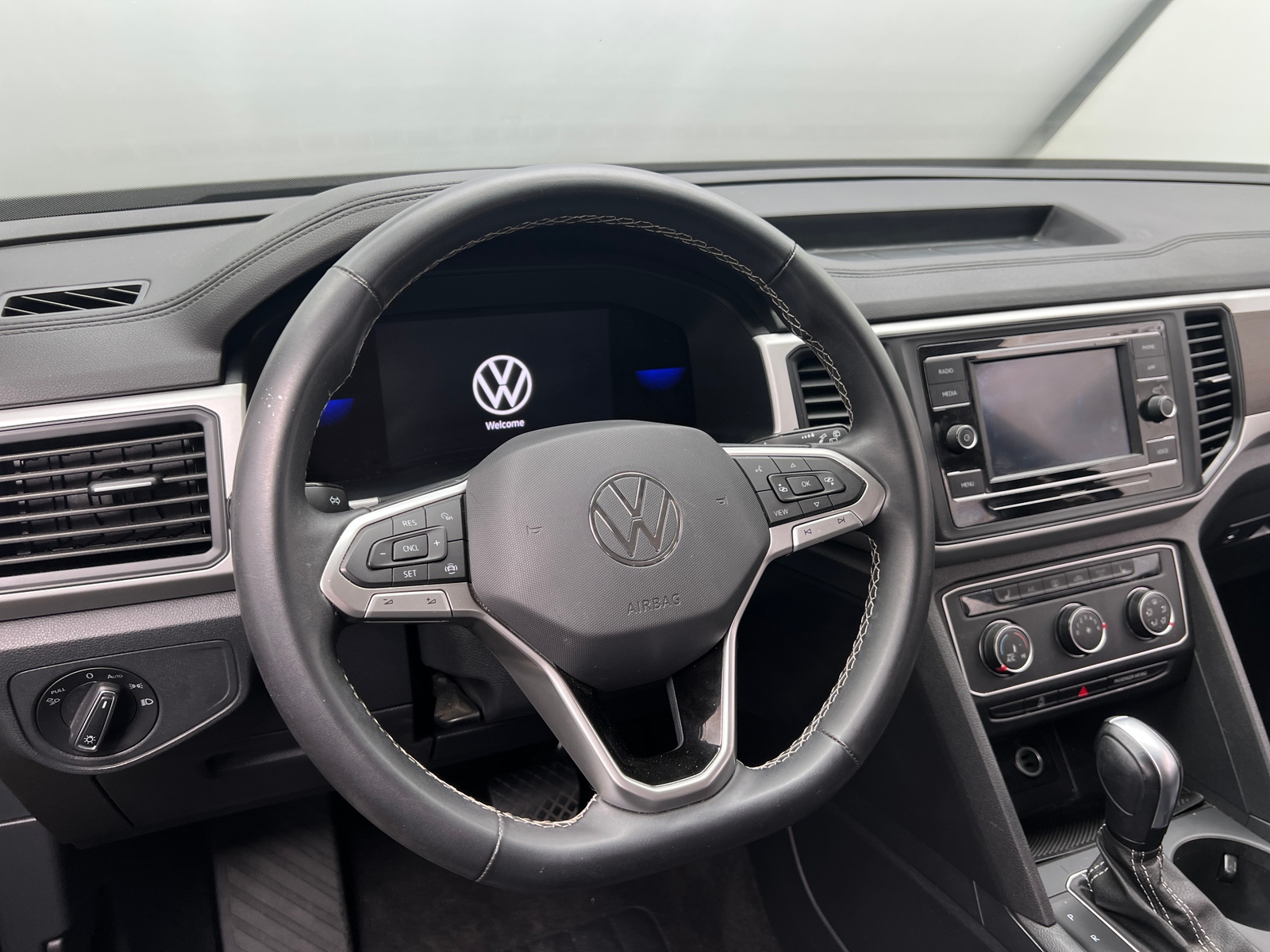 Thumbnail: 2022 Volkswagen Atlas - 4