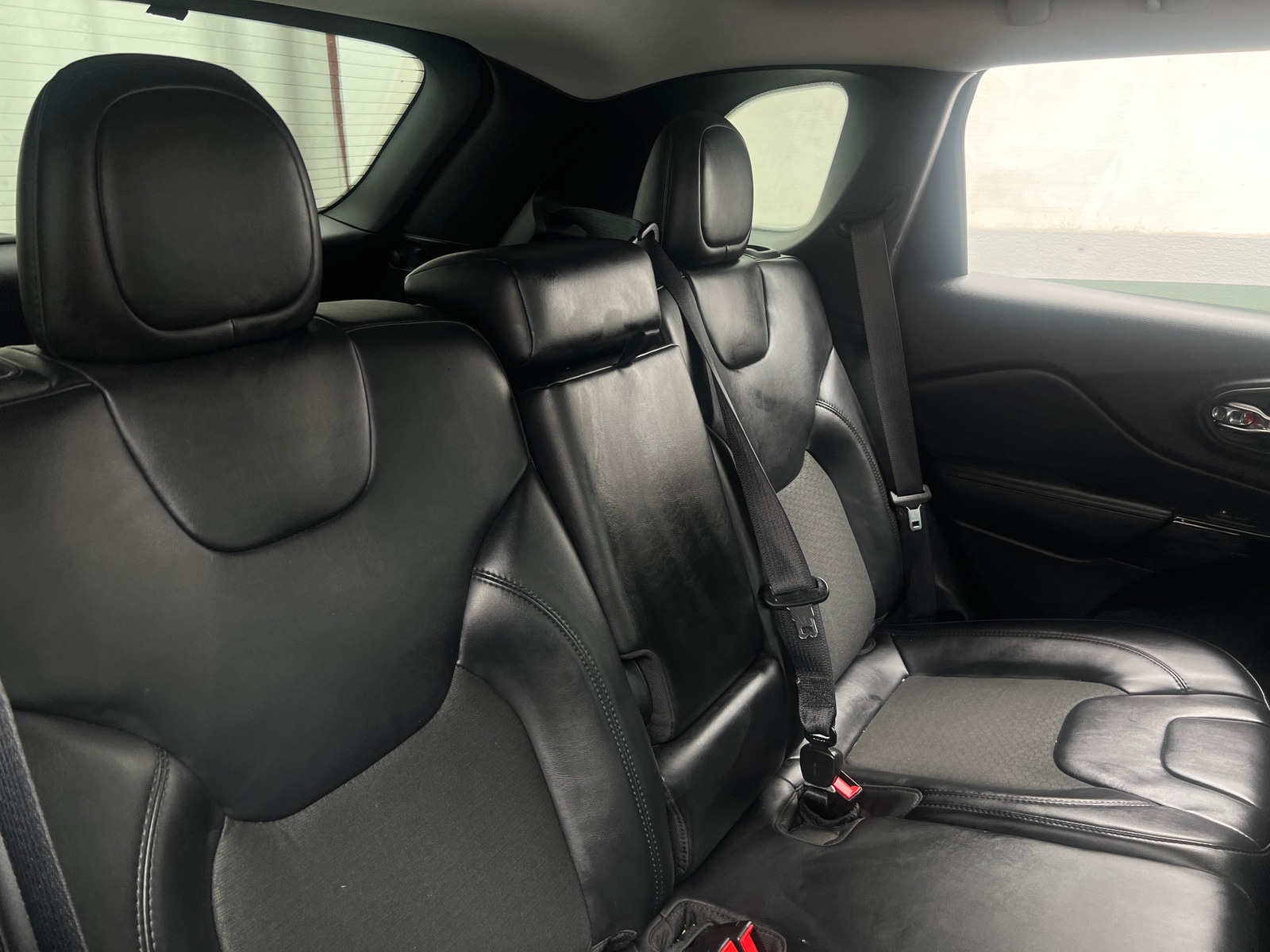 Thumbnail: 2020 Jeep Cherokee - 6