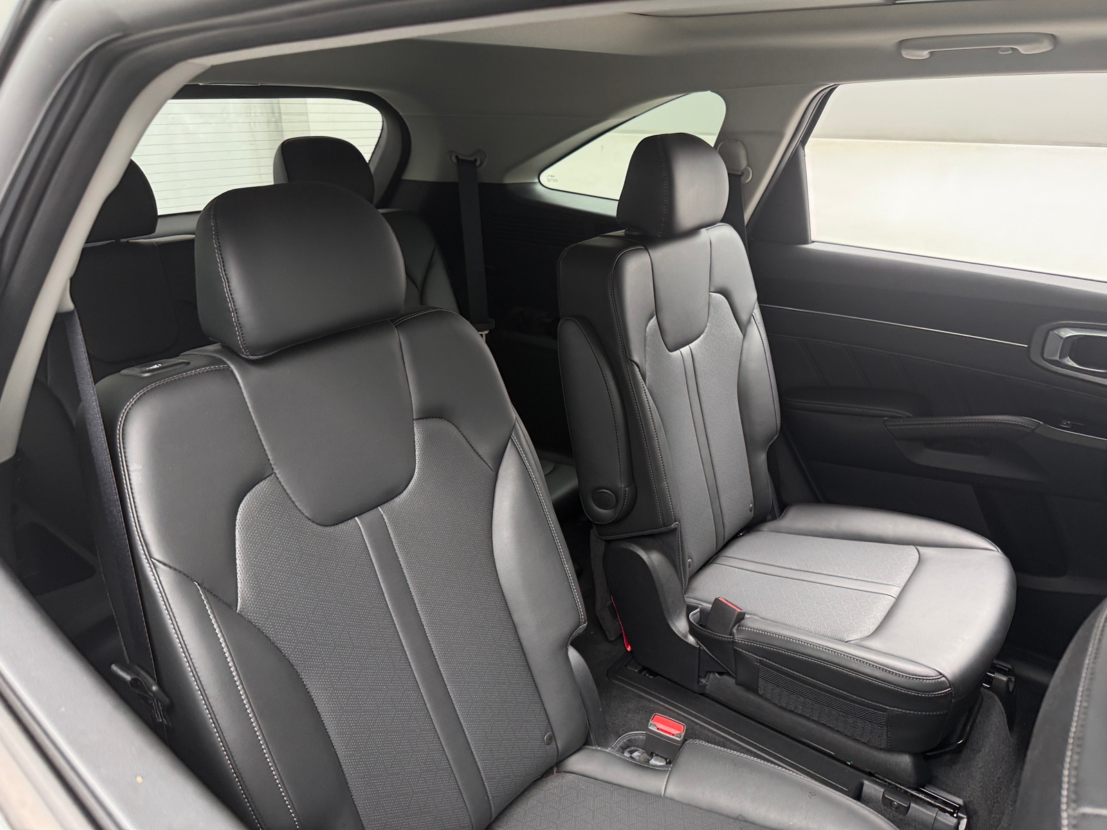Thumbnail: 2023 Kia Sorento - 5