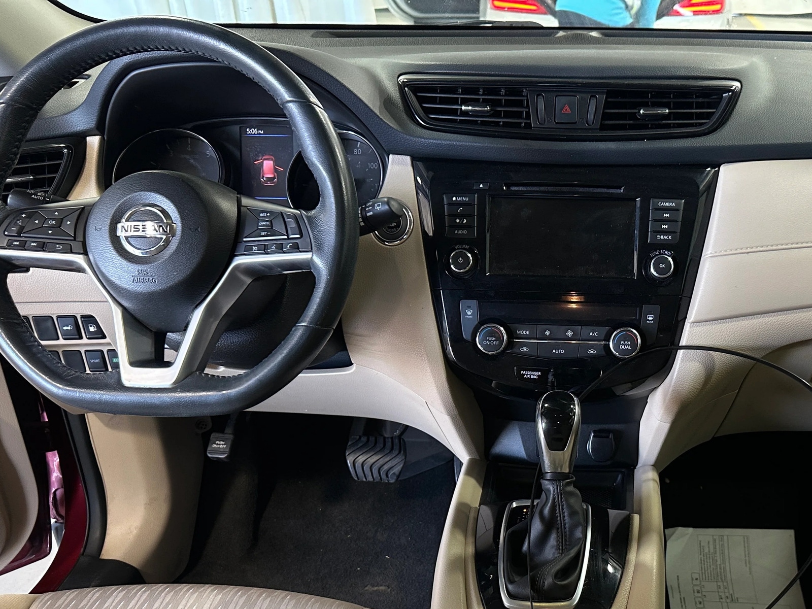 Thumbnail: 2018 Nissan Rogue - 3