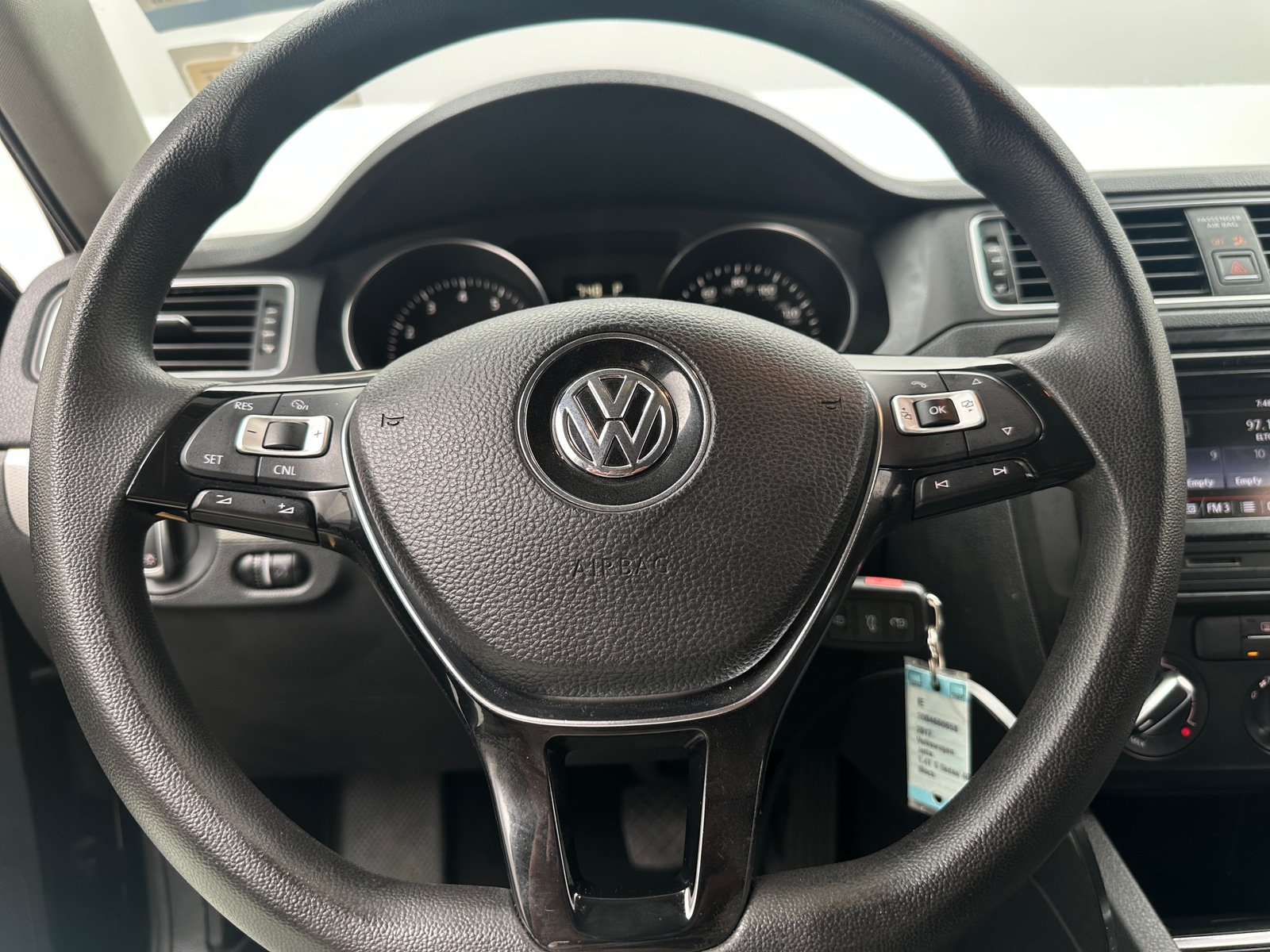 Thumbnail: 2017 Volkswagen Jetta - 5