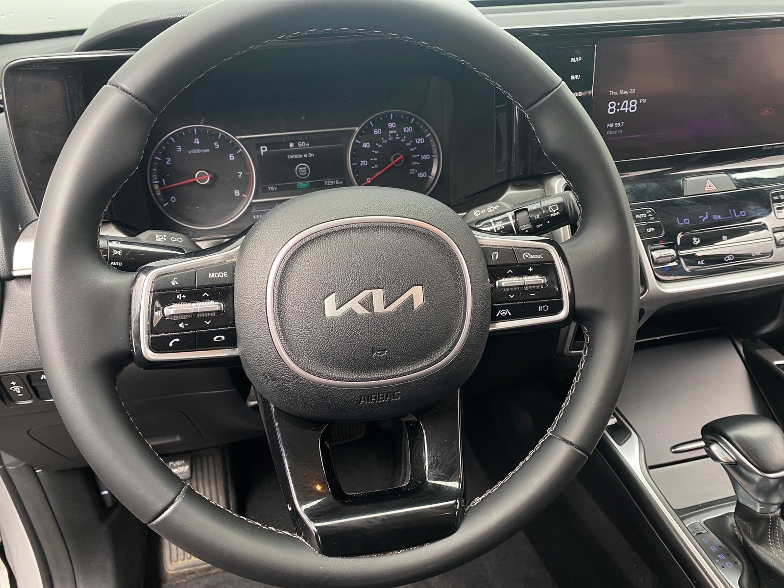 Thumbnail: 2022 Kia Sorento - 4