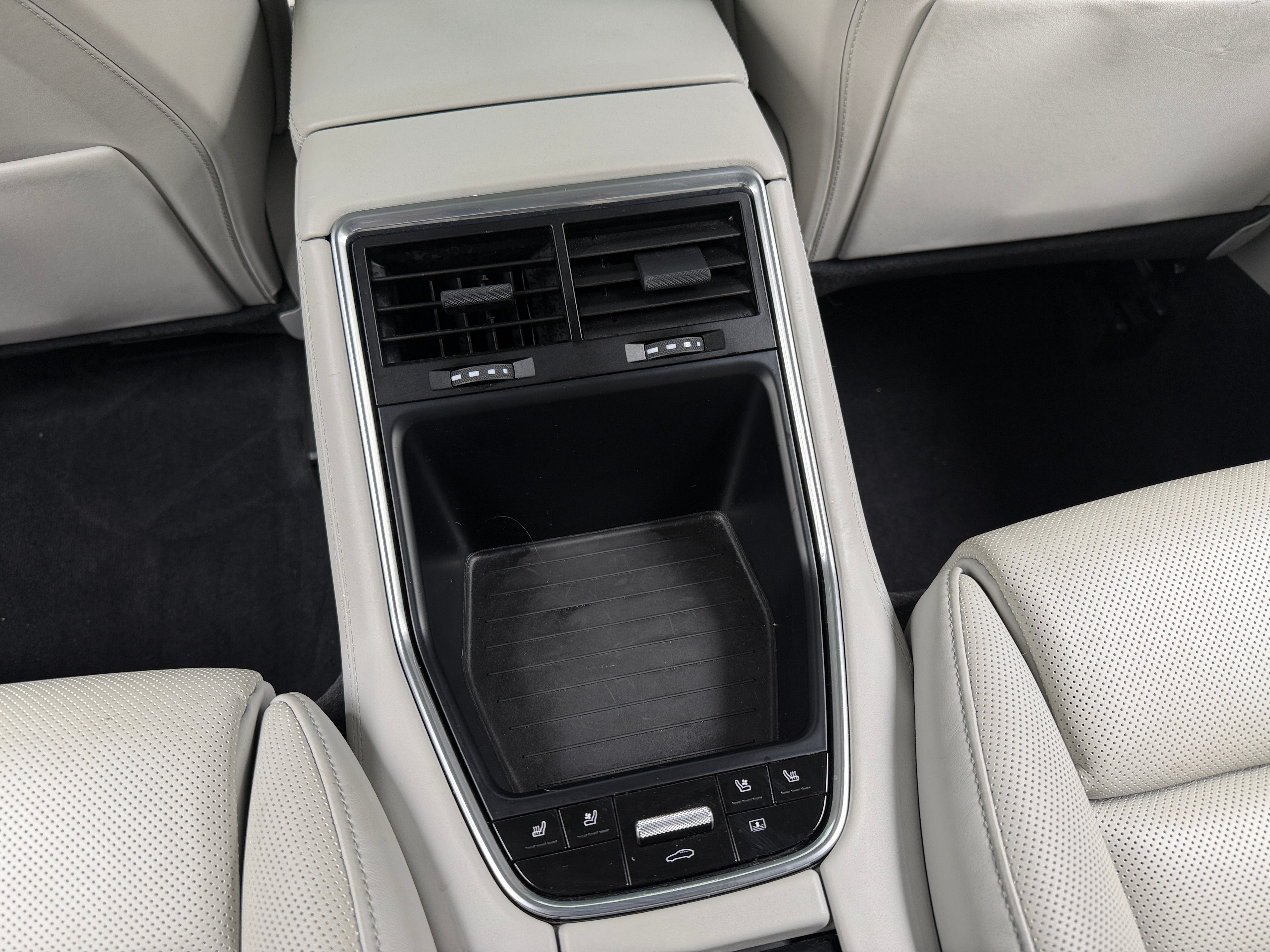 2018 Porsche Panamera 4 - Photo 5