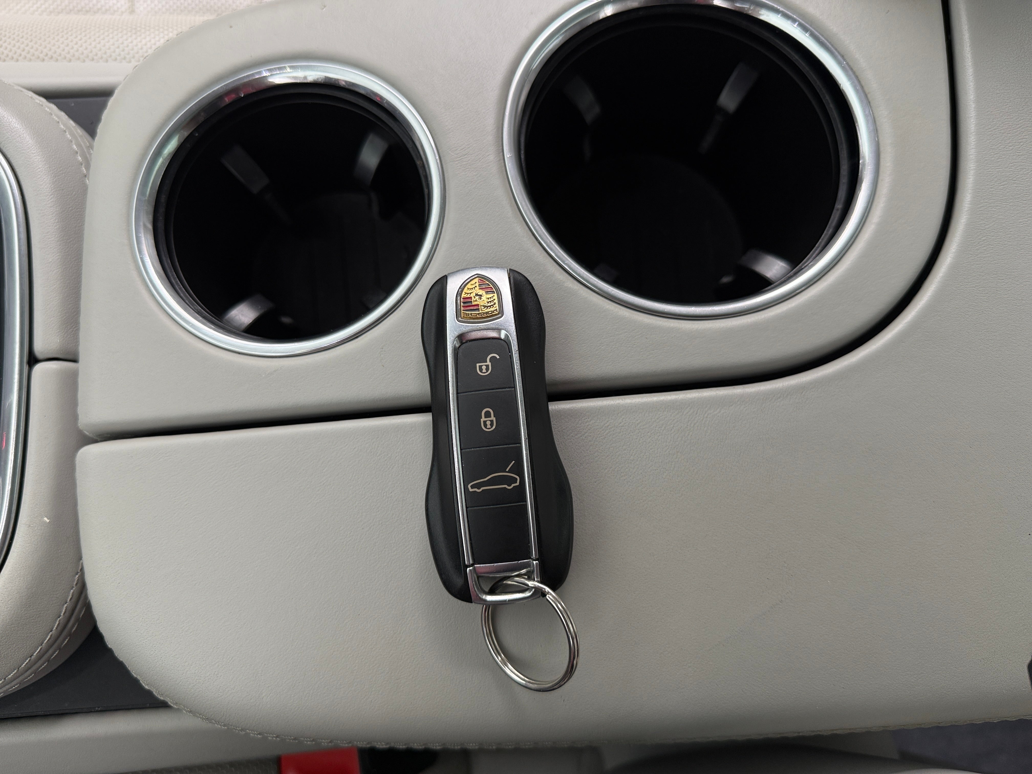 2018 Porsche Panamera 4 - Photo 12