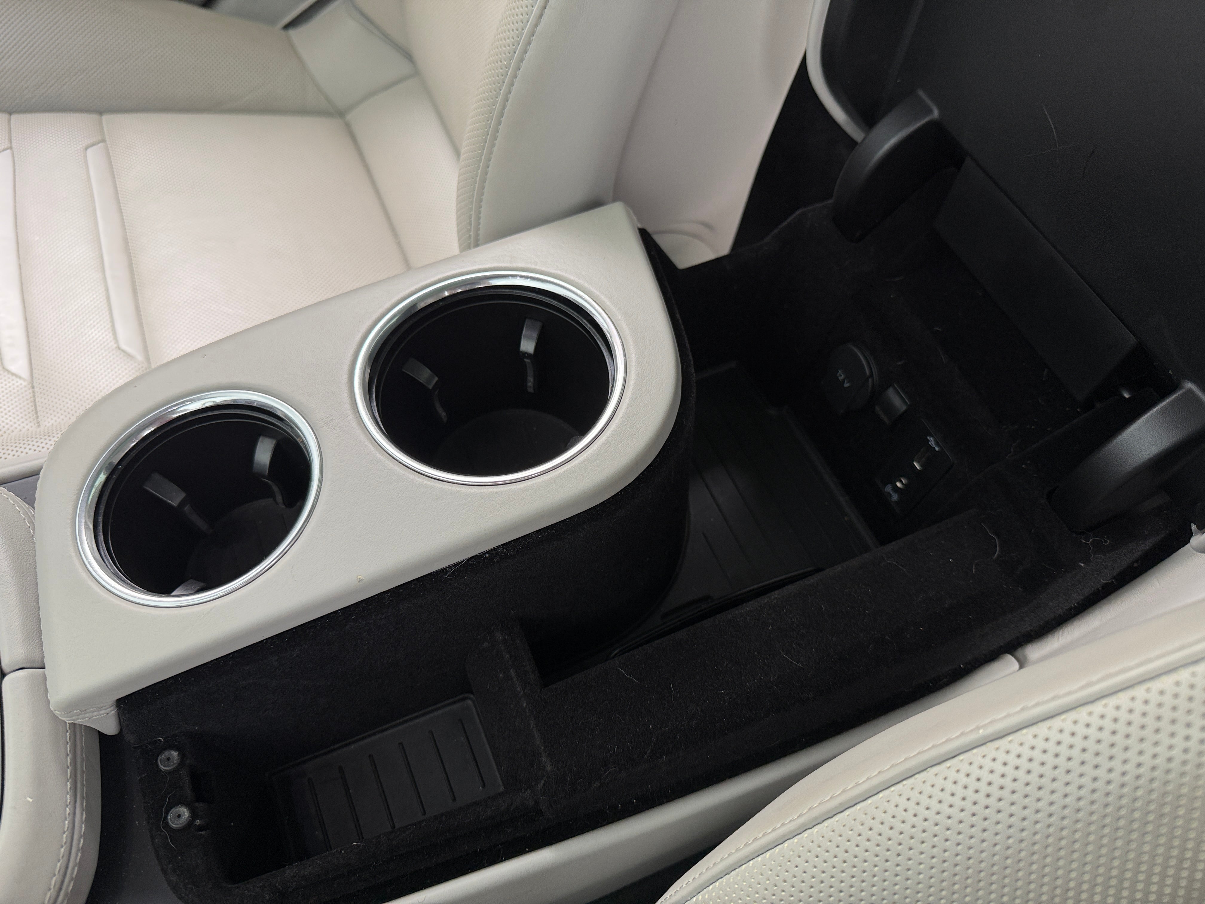 2018 Porsche Panamera 4 - Photo 16