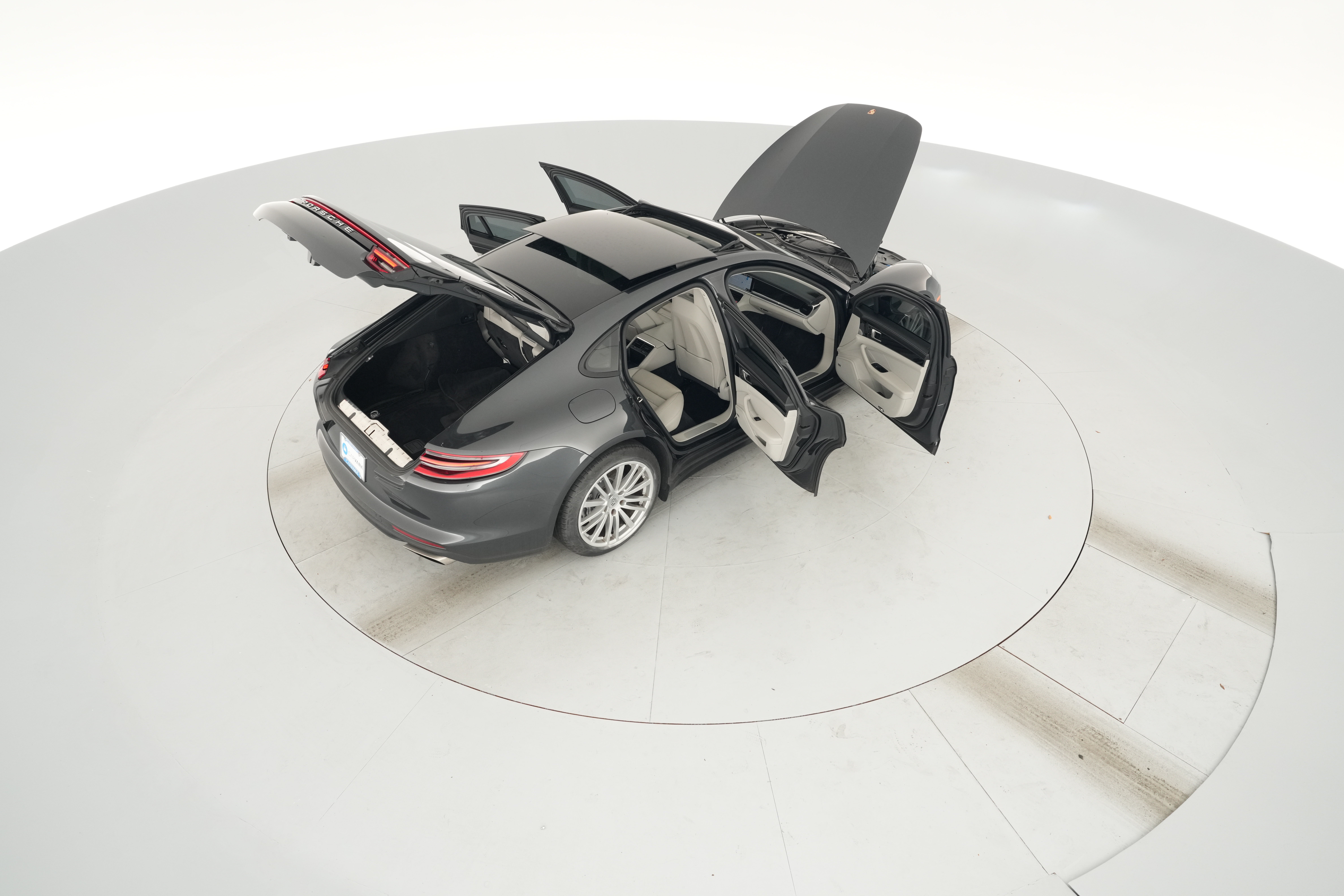 2018 Porsche Panamera 4 - Photo 54