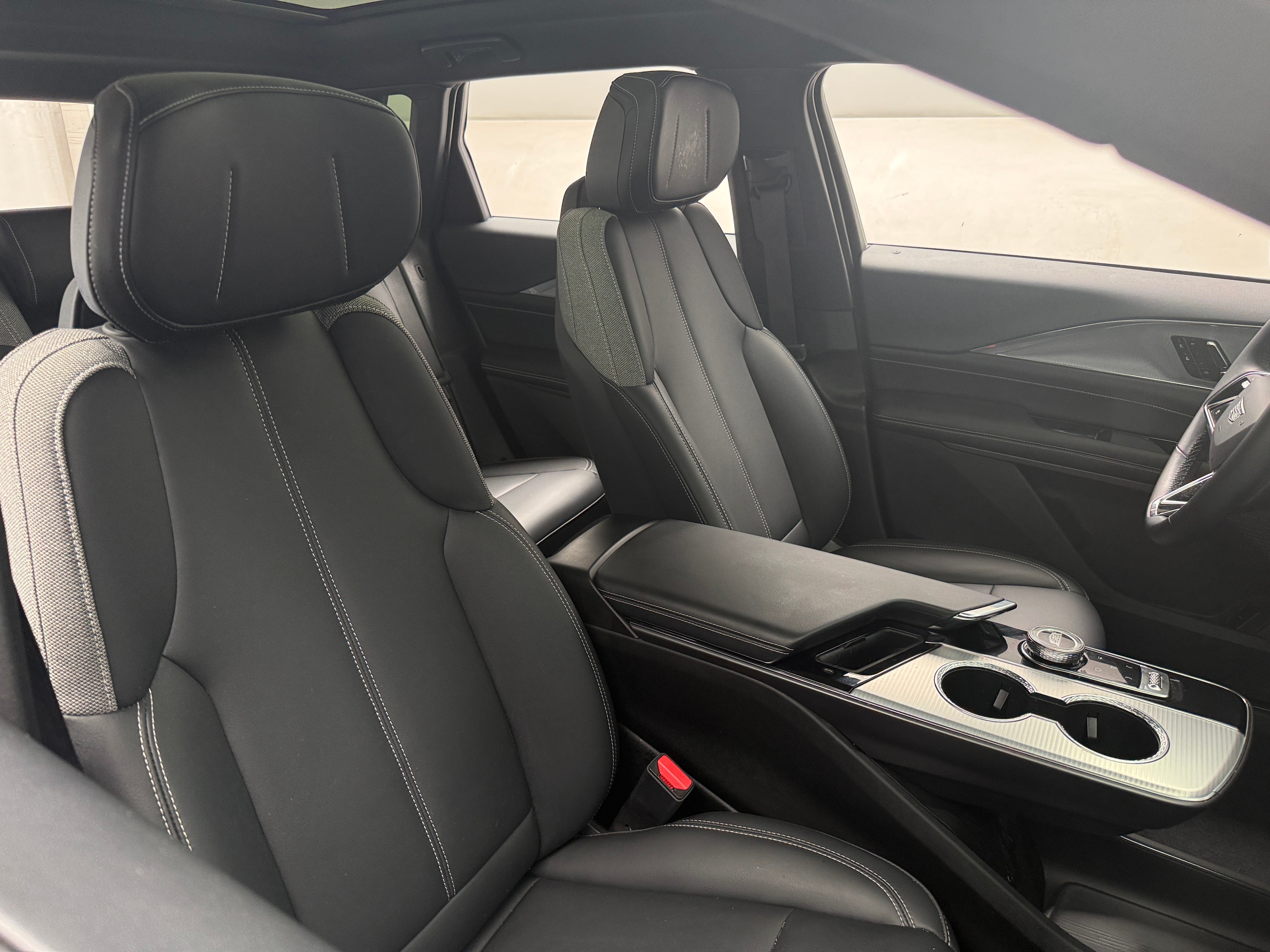 2024 Cadillac LYRIQ