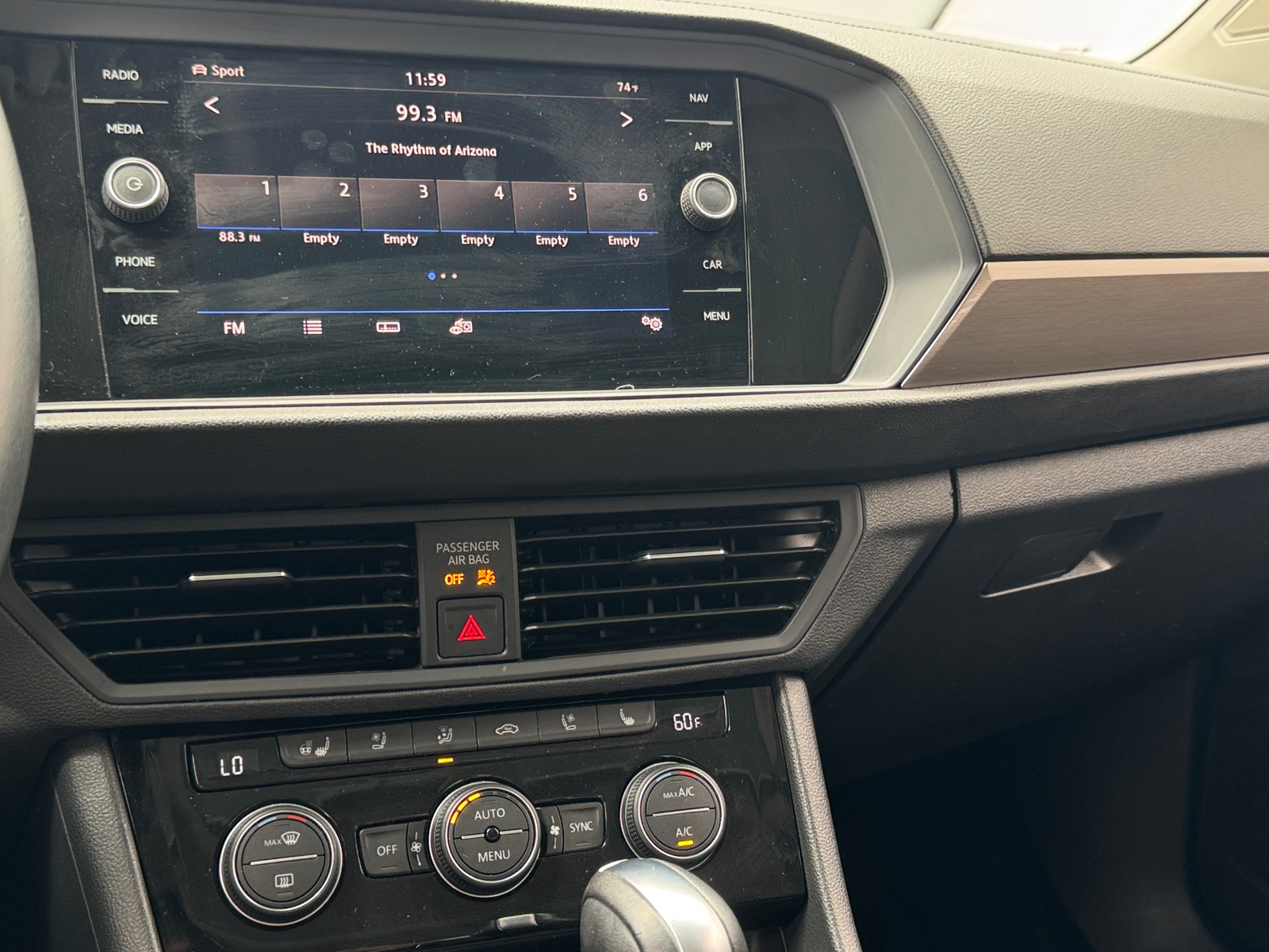 Thumbnail: 2019 Volkswagen Jetta - 3