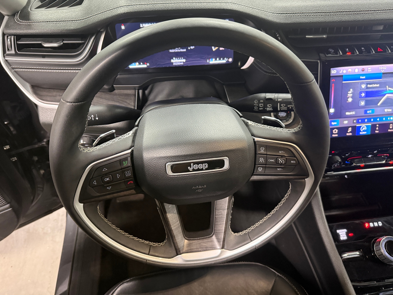 Thumbnail: 2023 Jeep Grand Cherokee L - 4
