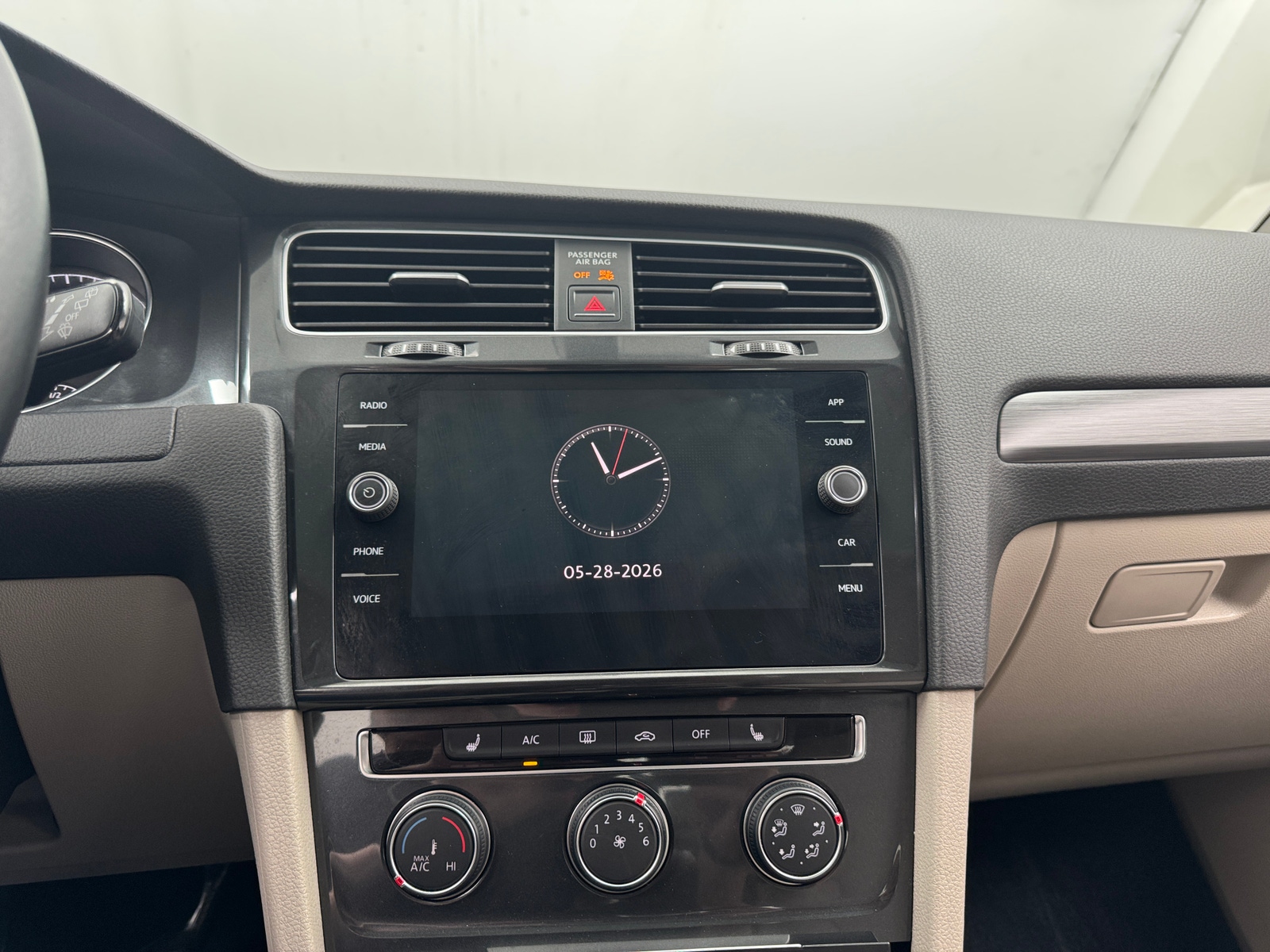 Thumbnail: 2018 Volkswagen Golf - 4