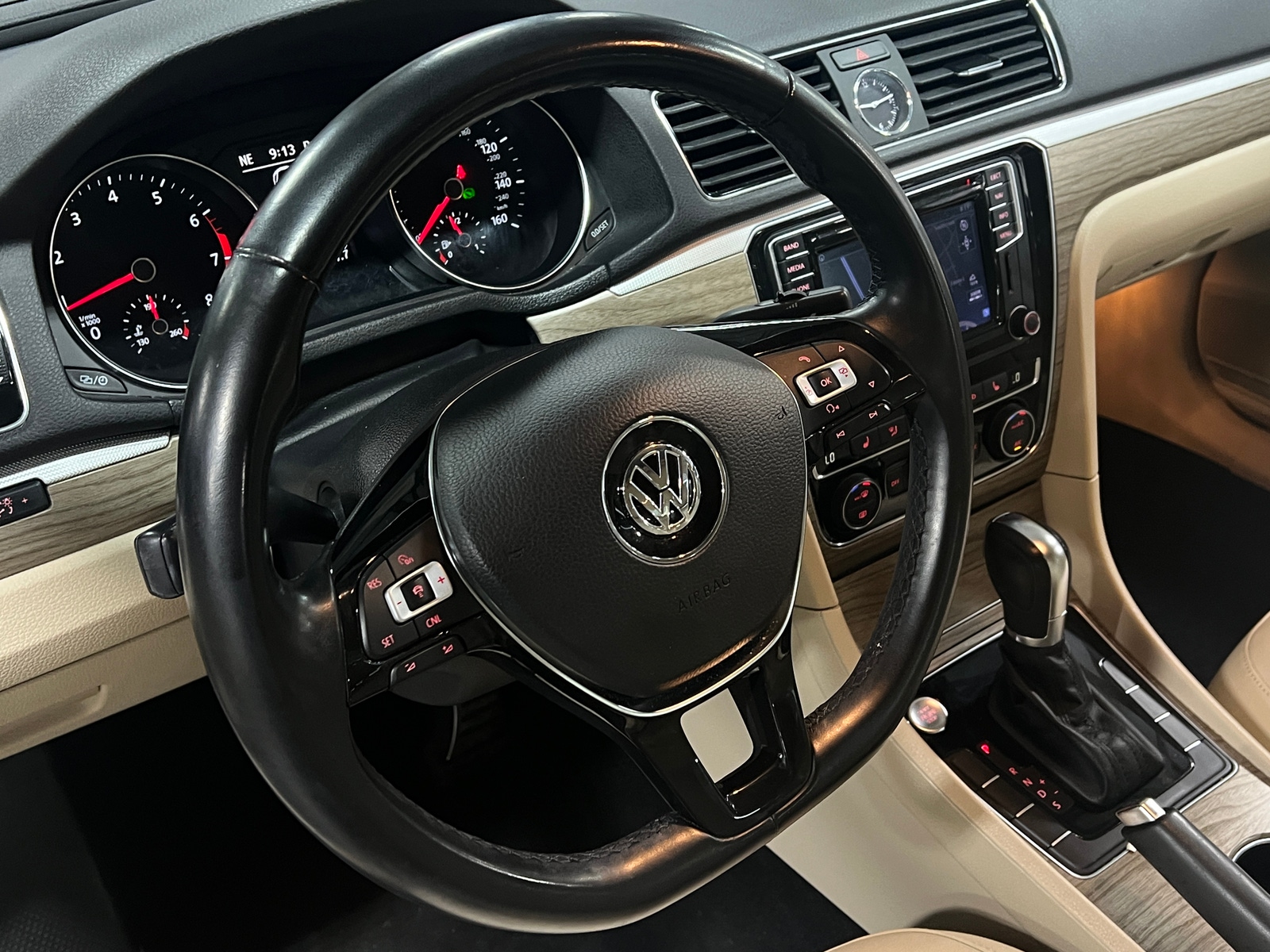 Thumbnail: 2016 Volkswagen Passat - 4