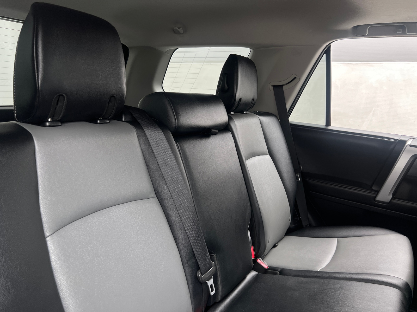Thumbnail: 2016 Toyota 4Runner - 6
