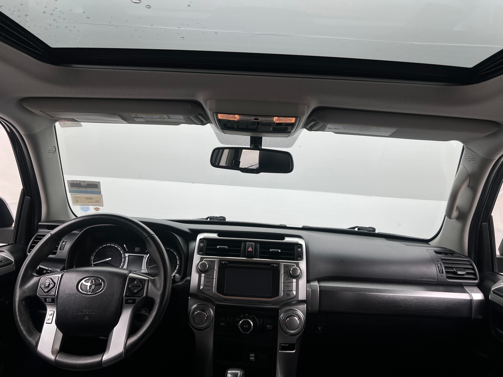 Thumbnail: 2016 Toyota 4Runner - 3