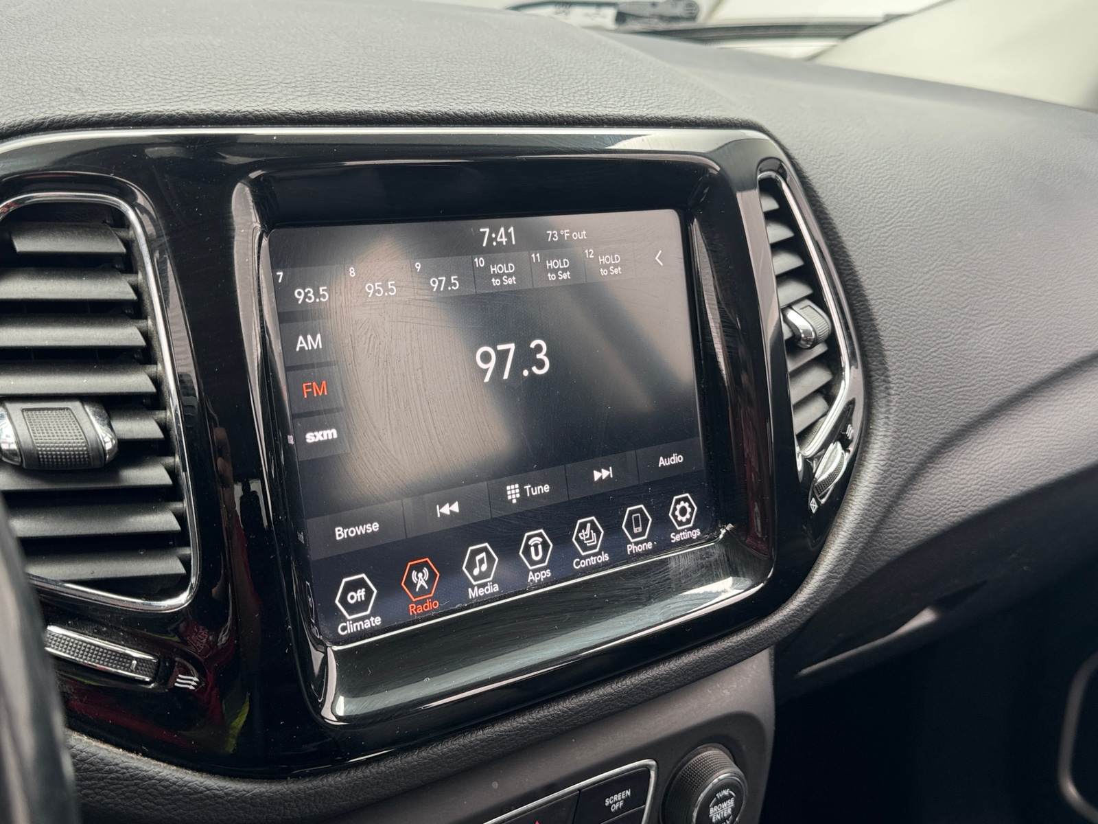 Thumbnail: 2019 Jeep Compass - 3