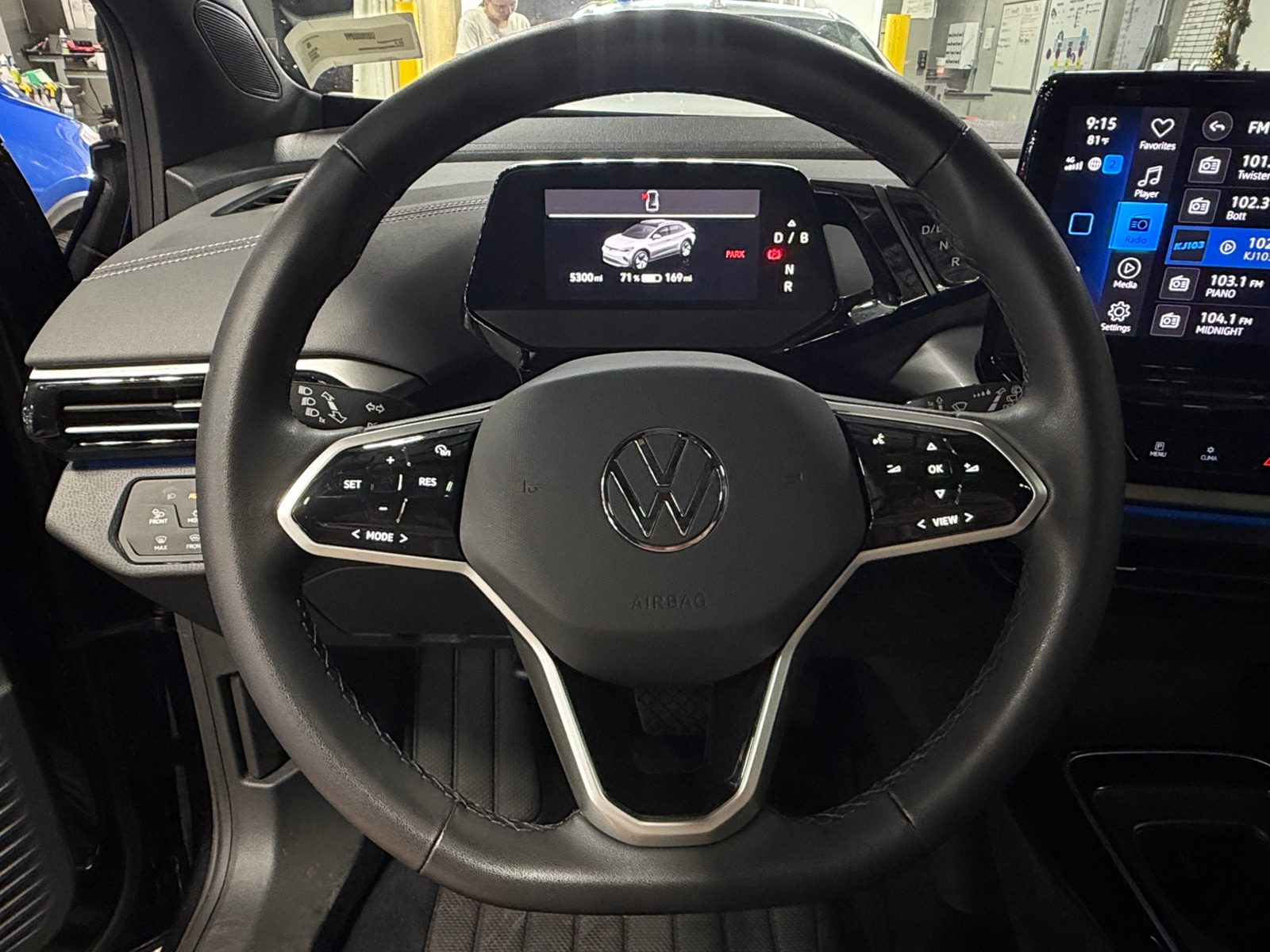 Thumbnail: 2023 Volkswagen ID.4 - 4