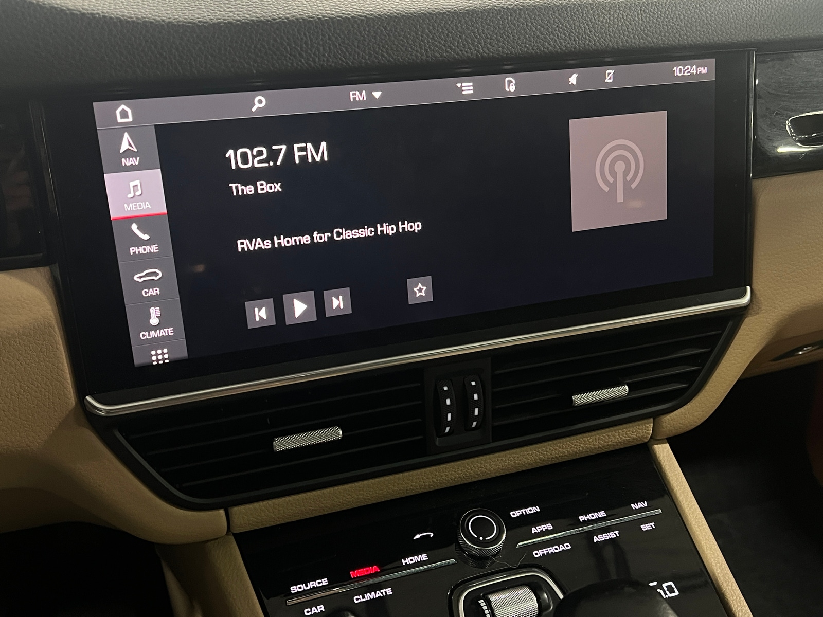 Thumbnail: 2021 Porsche Cayenne - 3