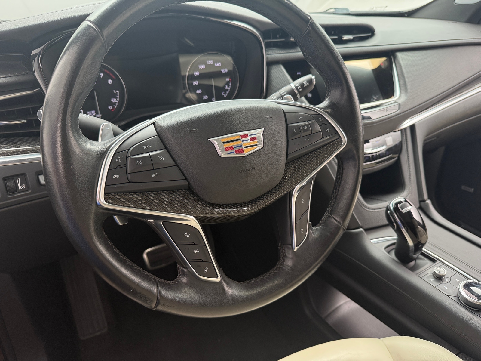 Thumbnail: 2023 Cadillac XT5 - 4