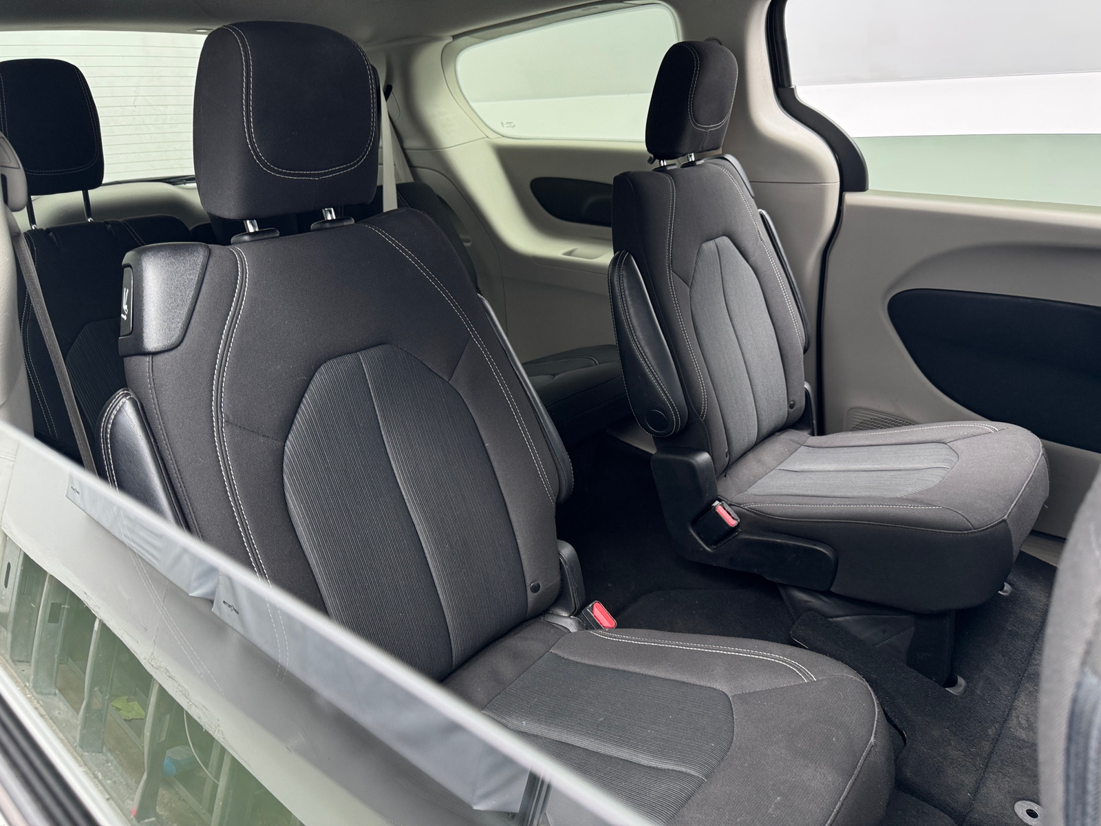 Thumbnail: 2023 Chrysler Voyager - 6