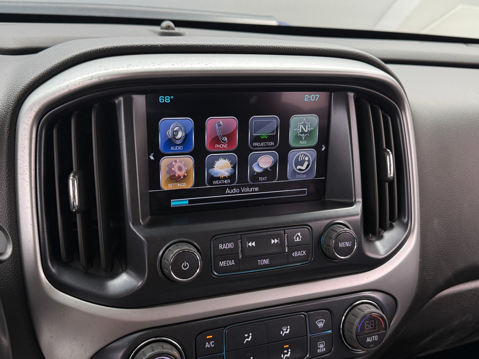 Thumbnail: 2017 Chevrolet Colorado - 3