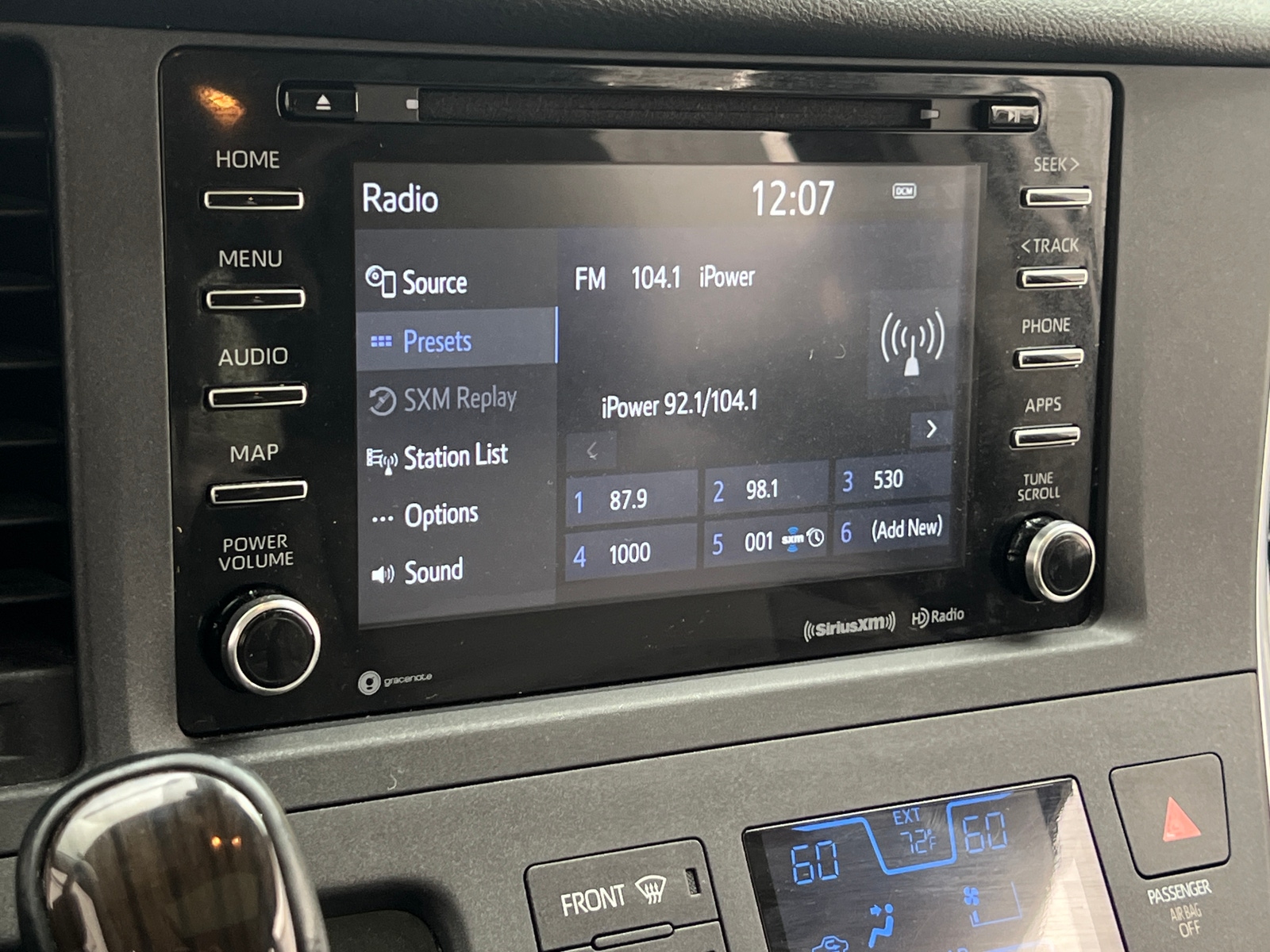 Thumbnail: 2019 Toyota Sienna - 3