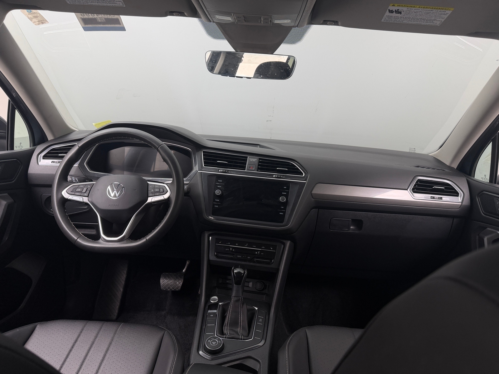 Thumbnail: 2023 Volkswagen Tiguan - 2