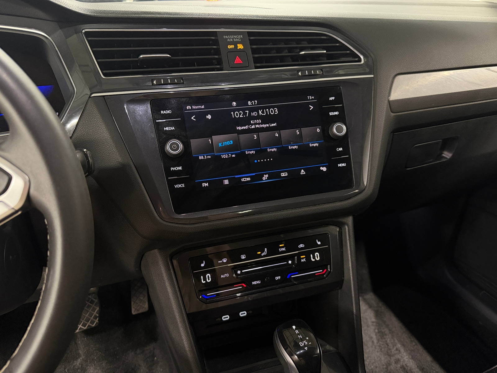 Thumbnail: 2023 Volkswagen Tiguan - 3