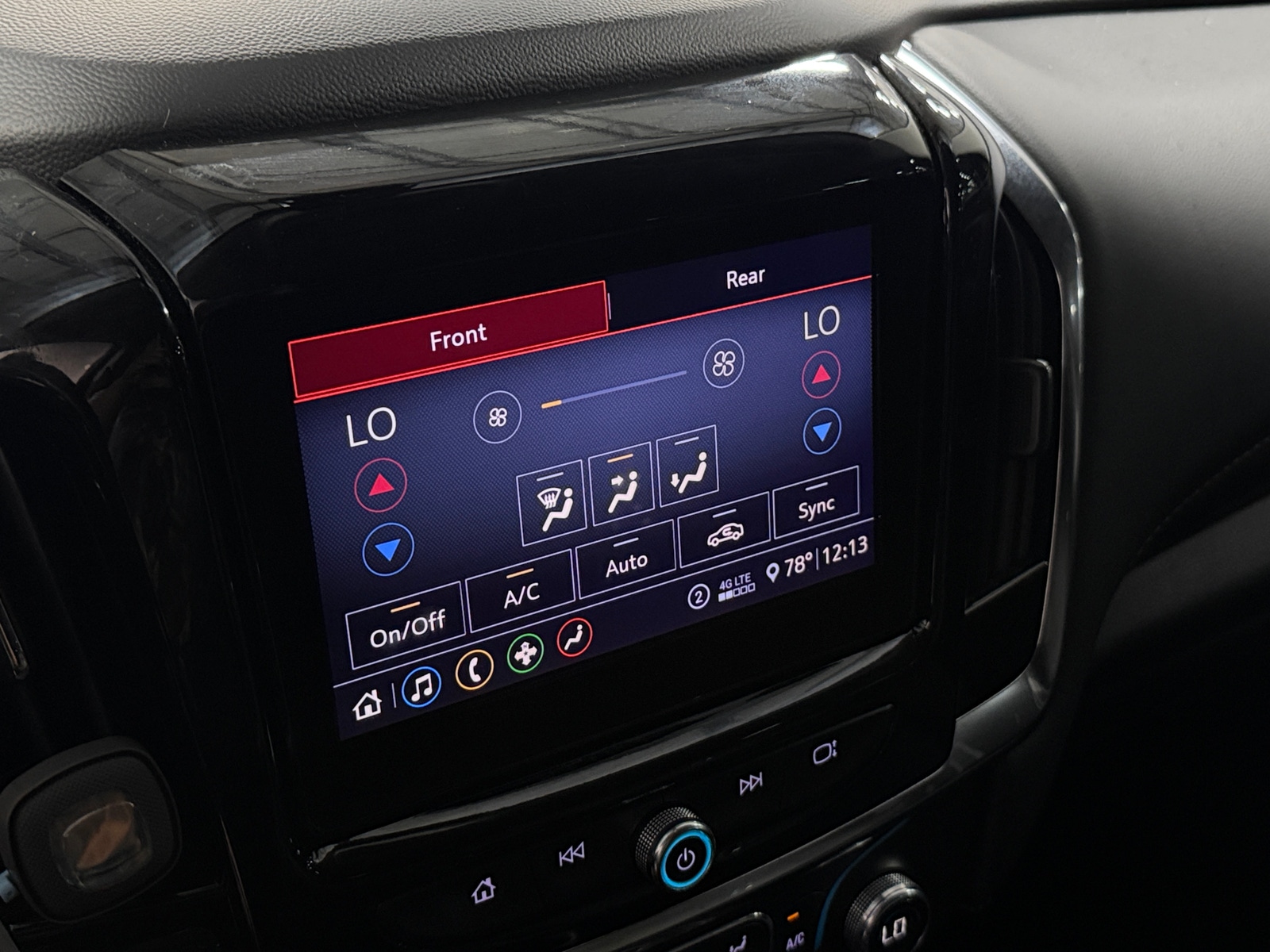 Thumbnail: 2021 Chevrolet Traverse - 4