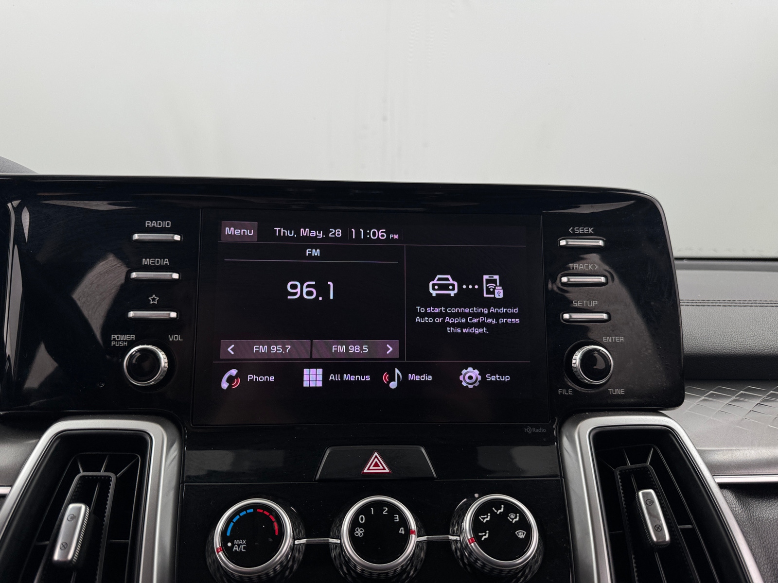 Thumbnail: 2022 Kia Sorento - 4