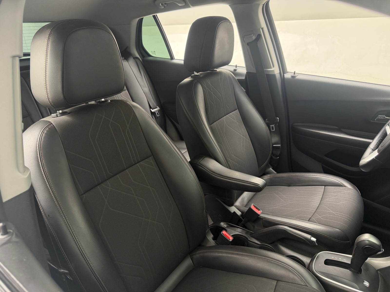 Thumbnail: 2022 Chevrolet Trax - 2