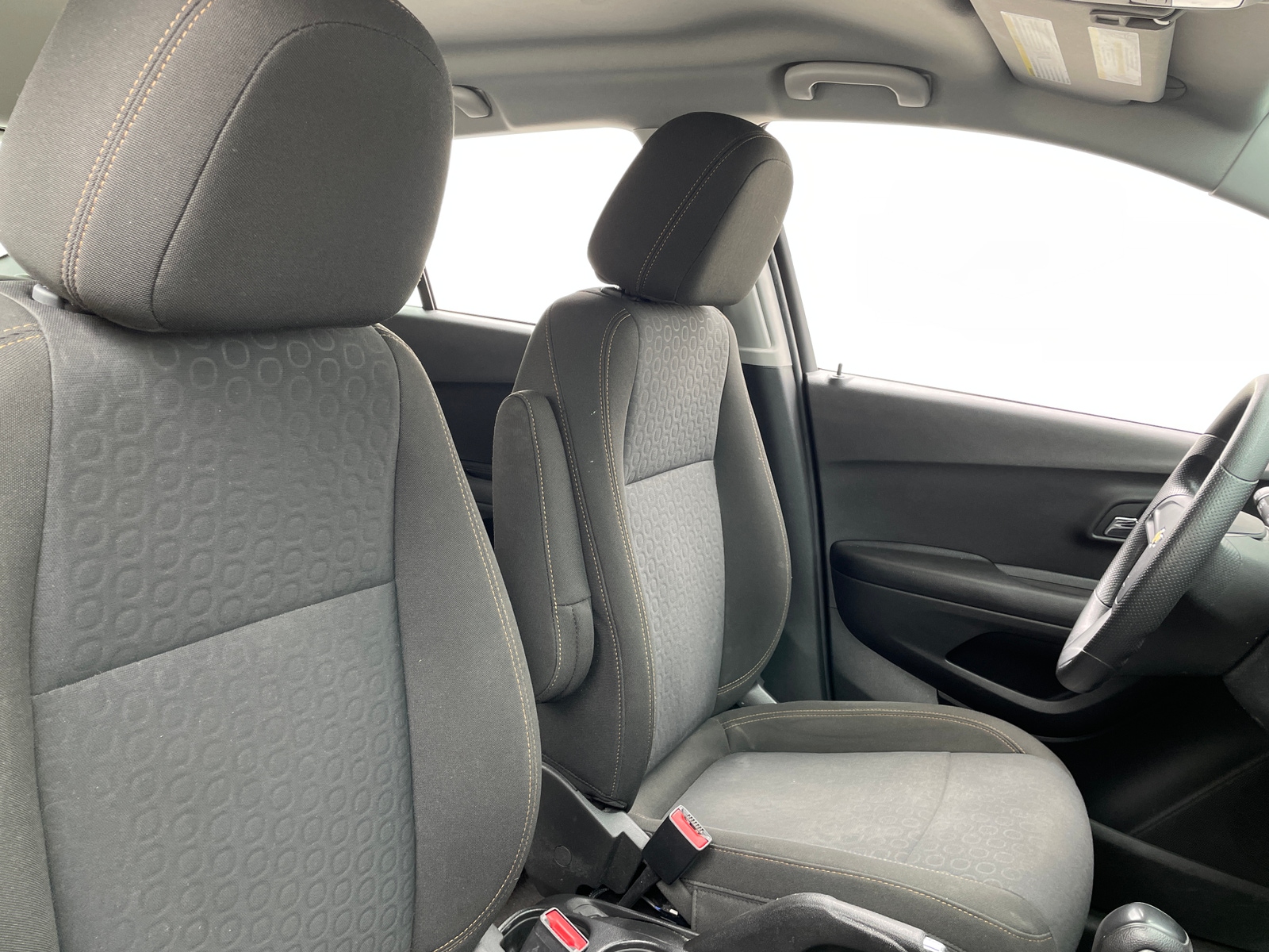 Thumbnail: 2022 Chevrolet Trax - 2